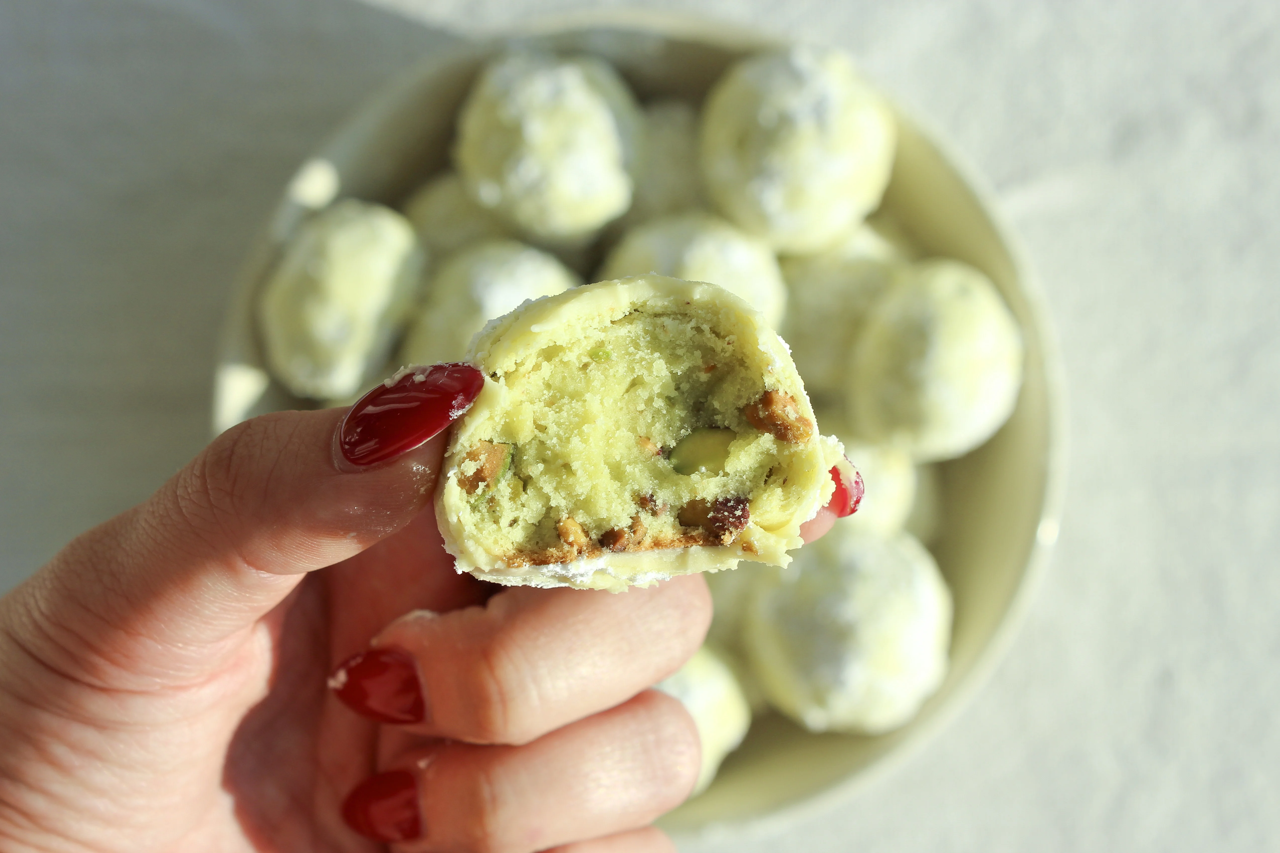 pistachio-butterballs