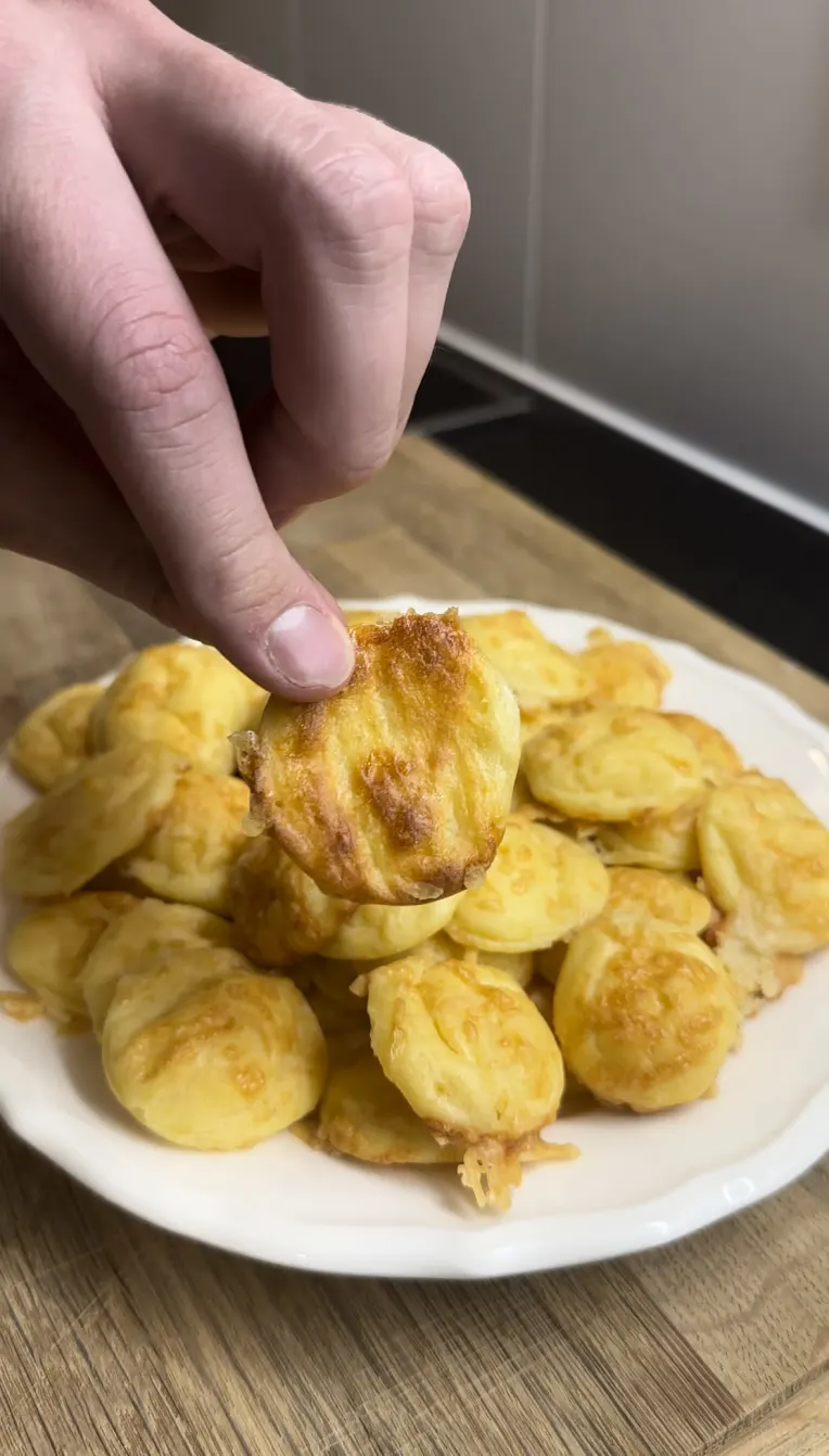 gougeres-french-cheesy-bites
