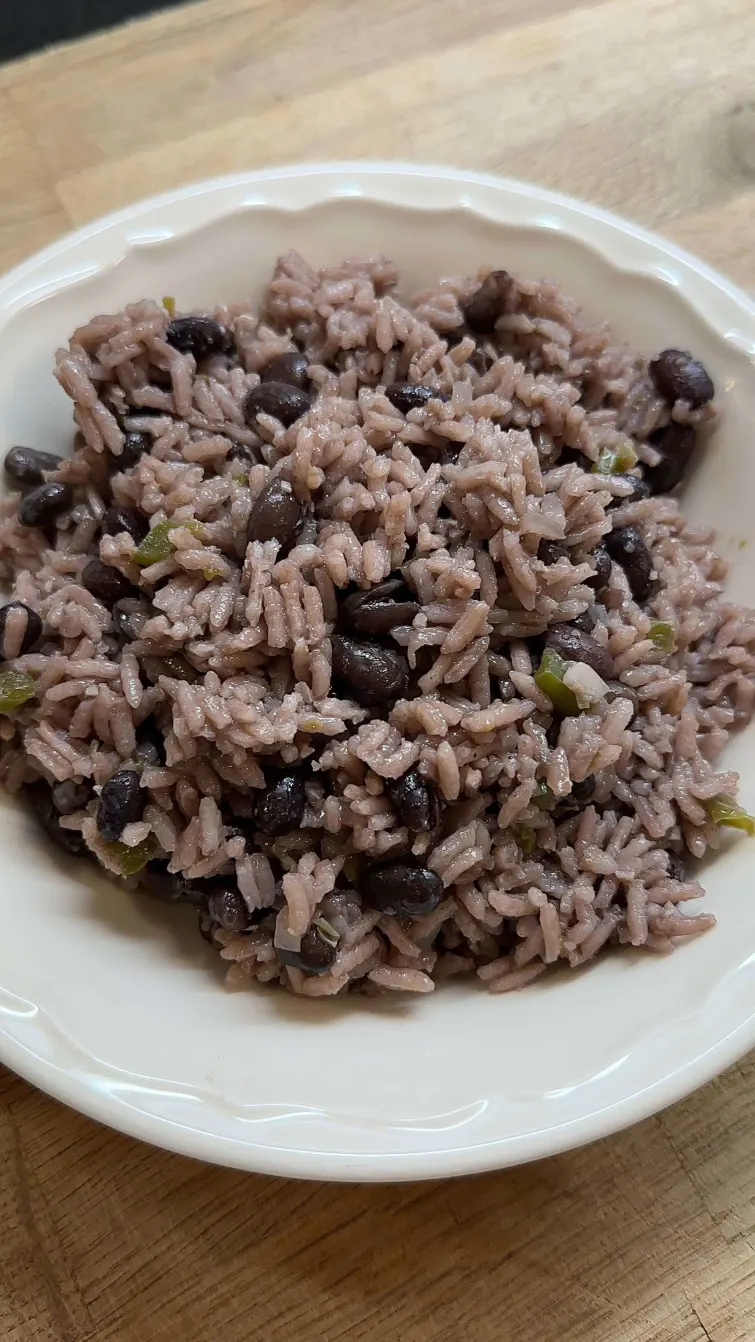 moros-y-cristianos-(cuban-rice-and-beans)