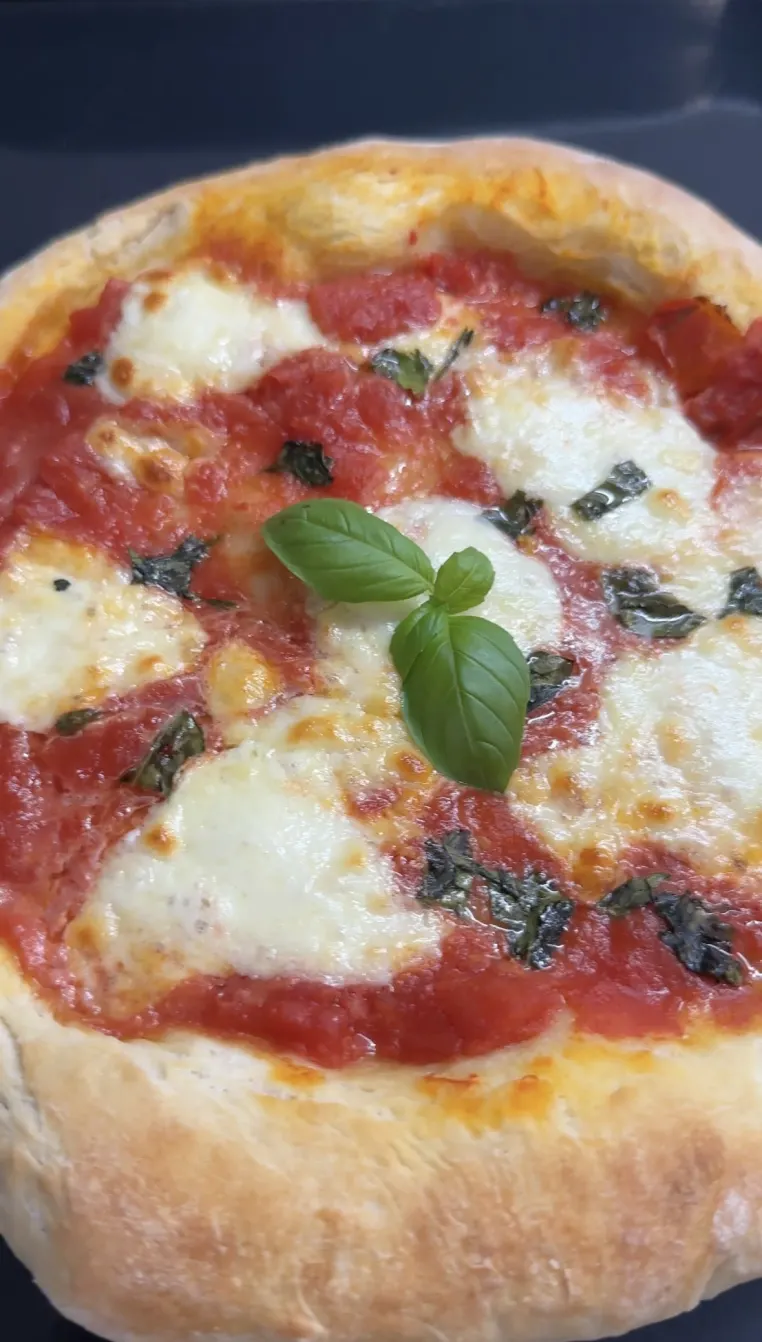 homemade-pizza-napoletana