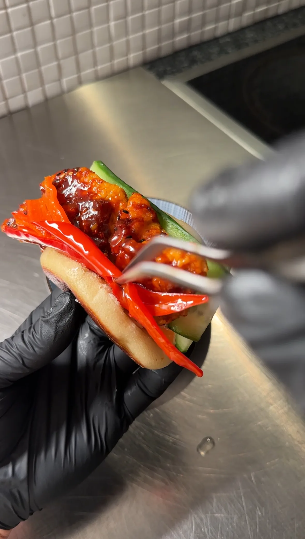 bao-buns-with-korean-fried-chicken-with-spicy-gochujang-sauce