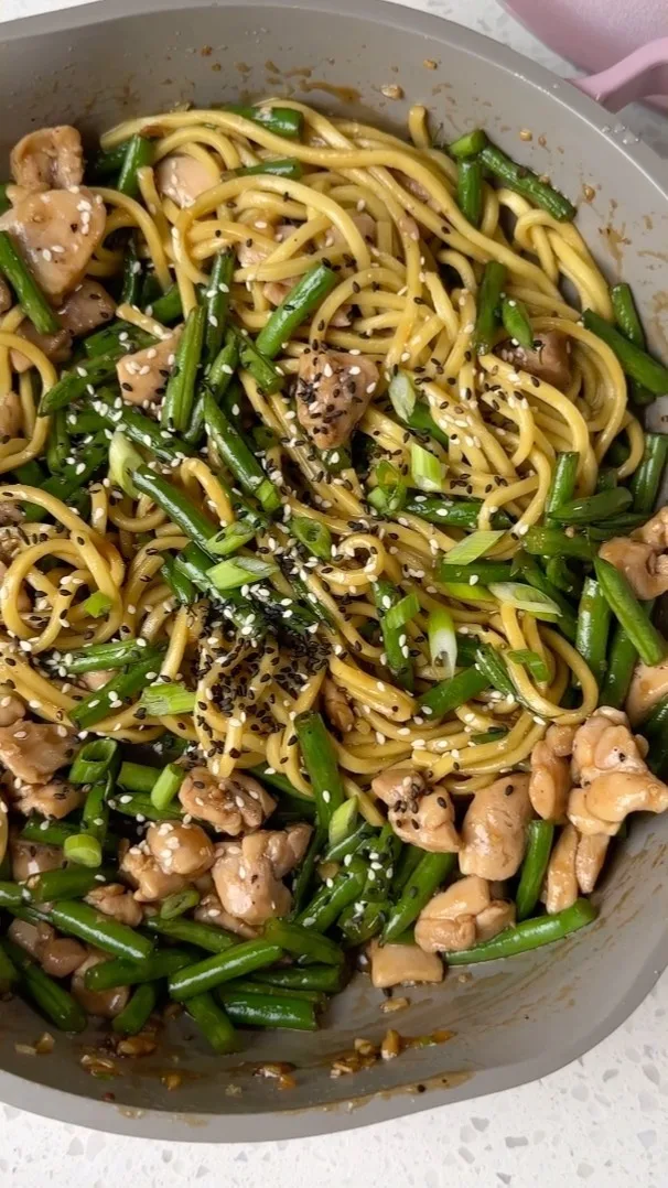 garlic-sesame-chicken-and-green-bean-stir-fry