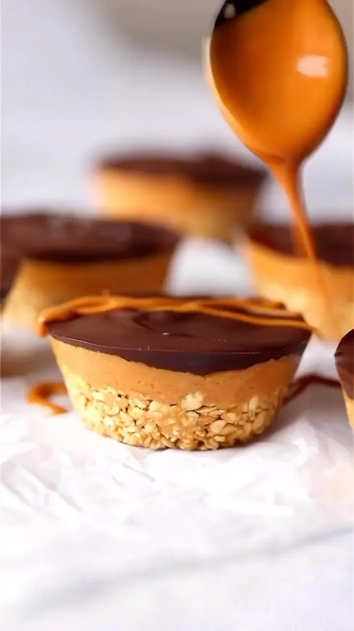 peanut-butter-chocolate-oat-cups