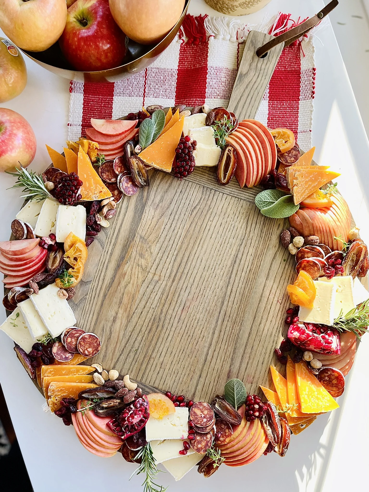 charcuterie-wreath