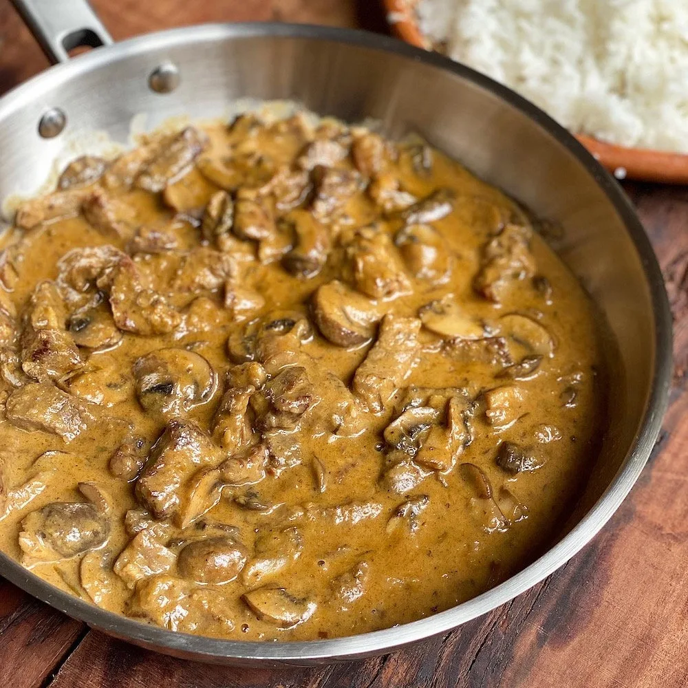 estofado-de-carne-strogonoff-beef-stroganoff-stew