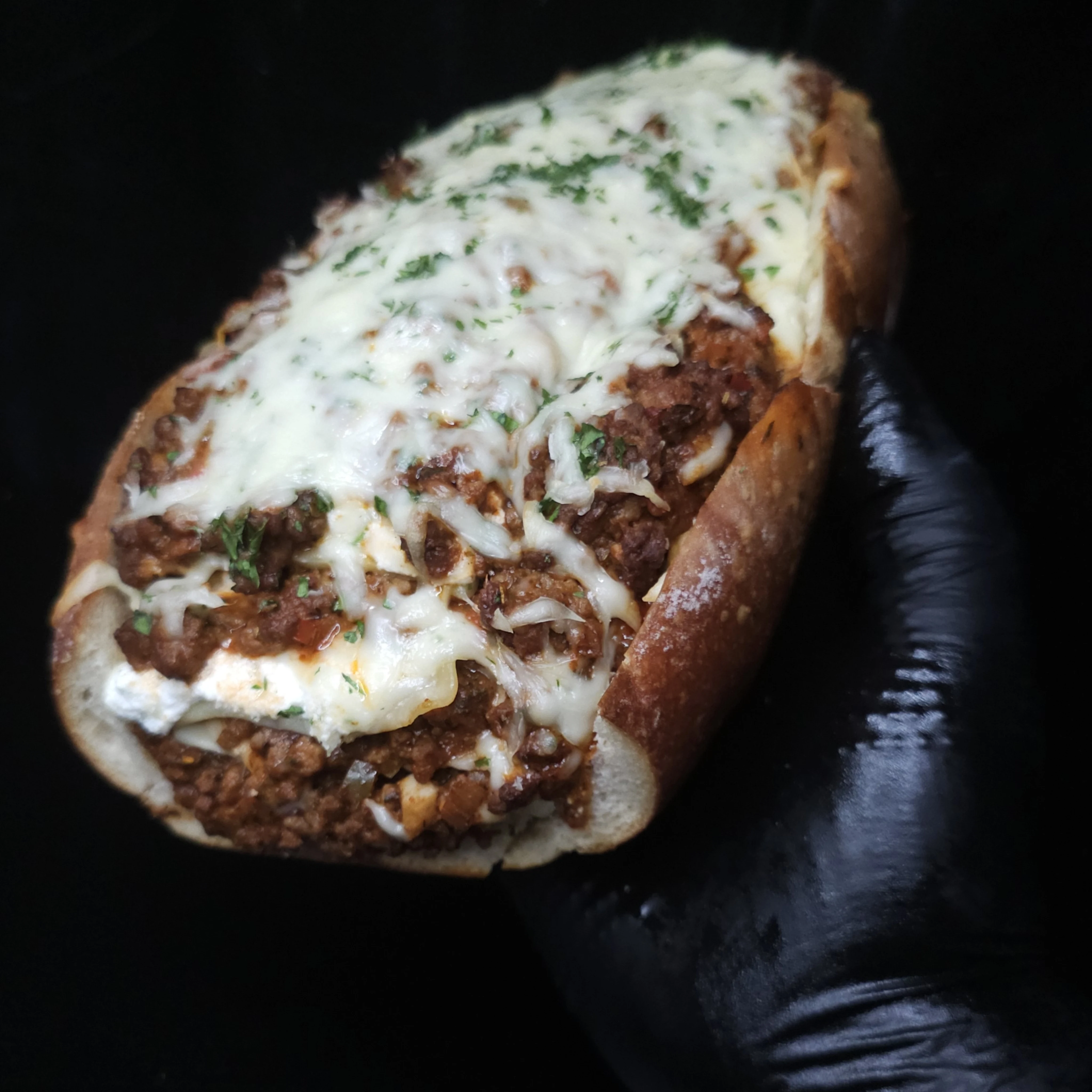 lasagna-stuffed-garlic-bread