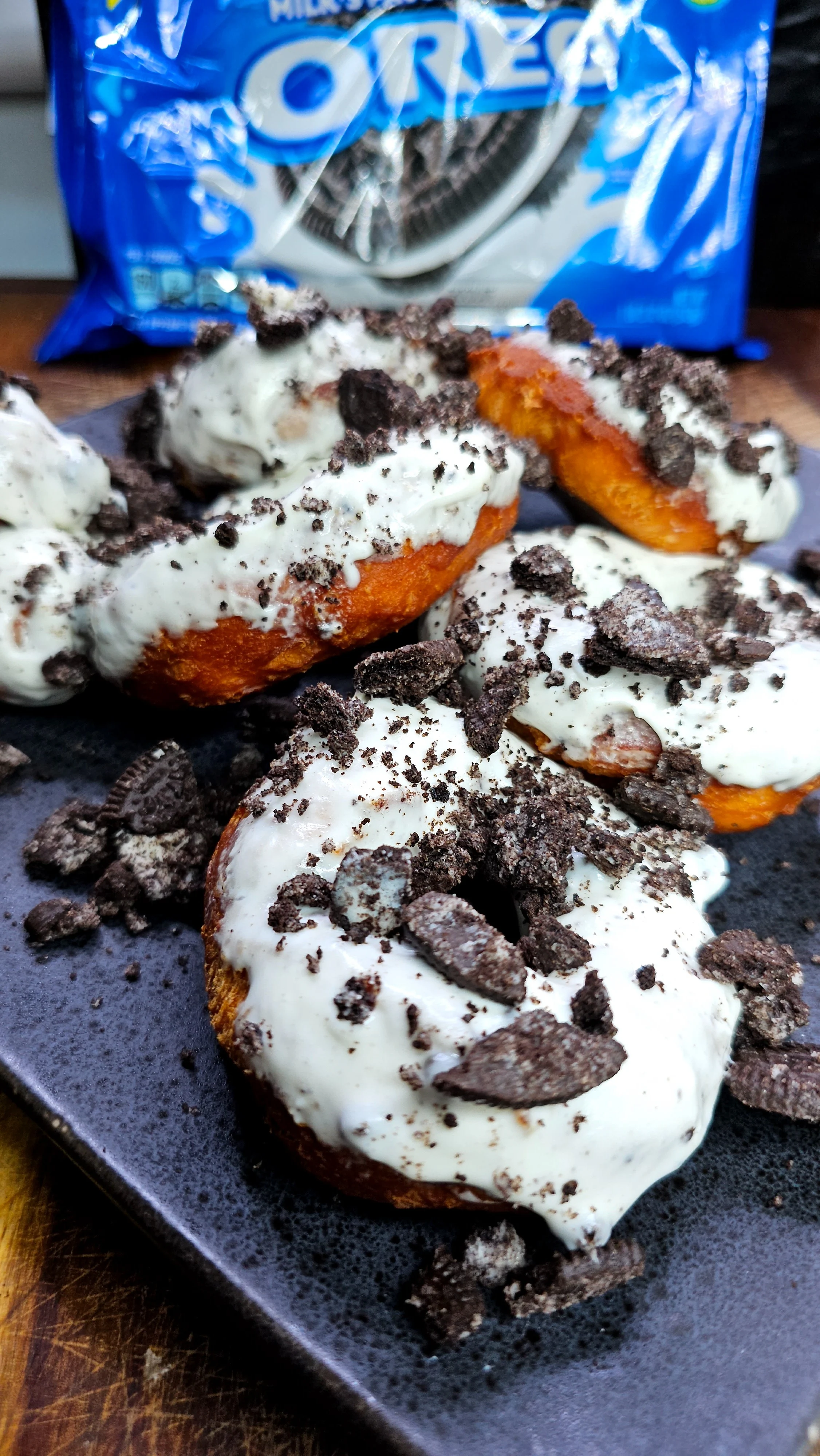 oreo-cheesecake-dip-donut