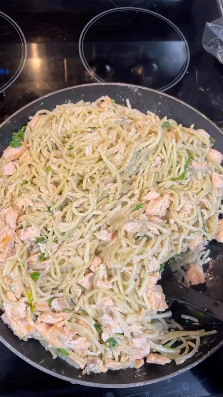 amazing-super-delicious-creamy-pasta-with-salmon-in-under-1-hour!
