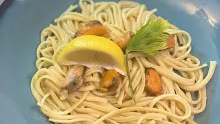 linguine-with-mussel-meat-and-garlic-white-wine-sauce