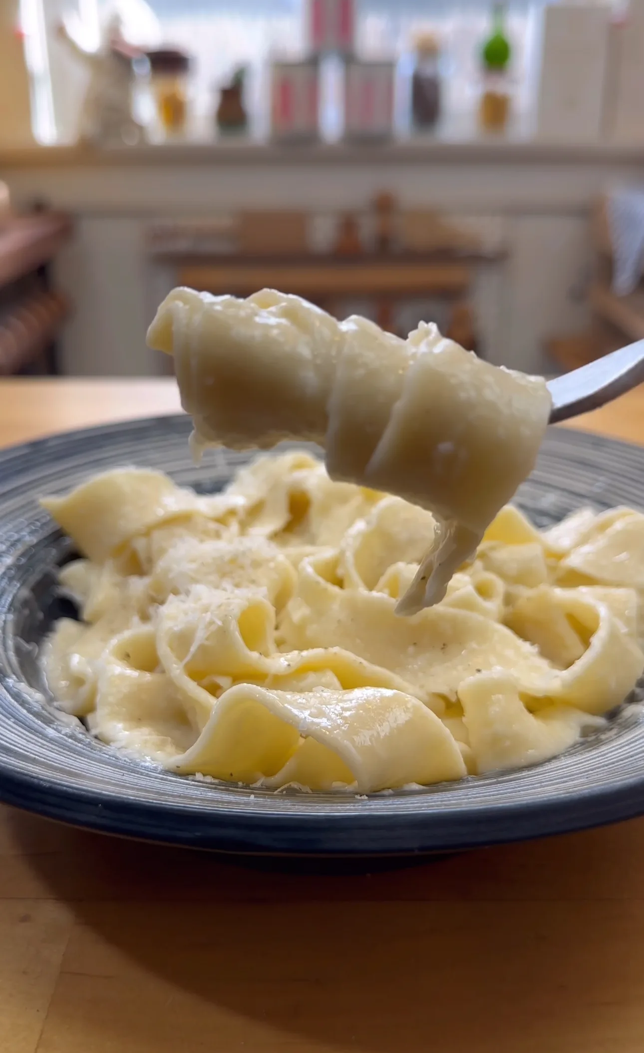 homemade-authentic-fettuccine-alfredo