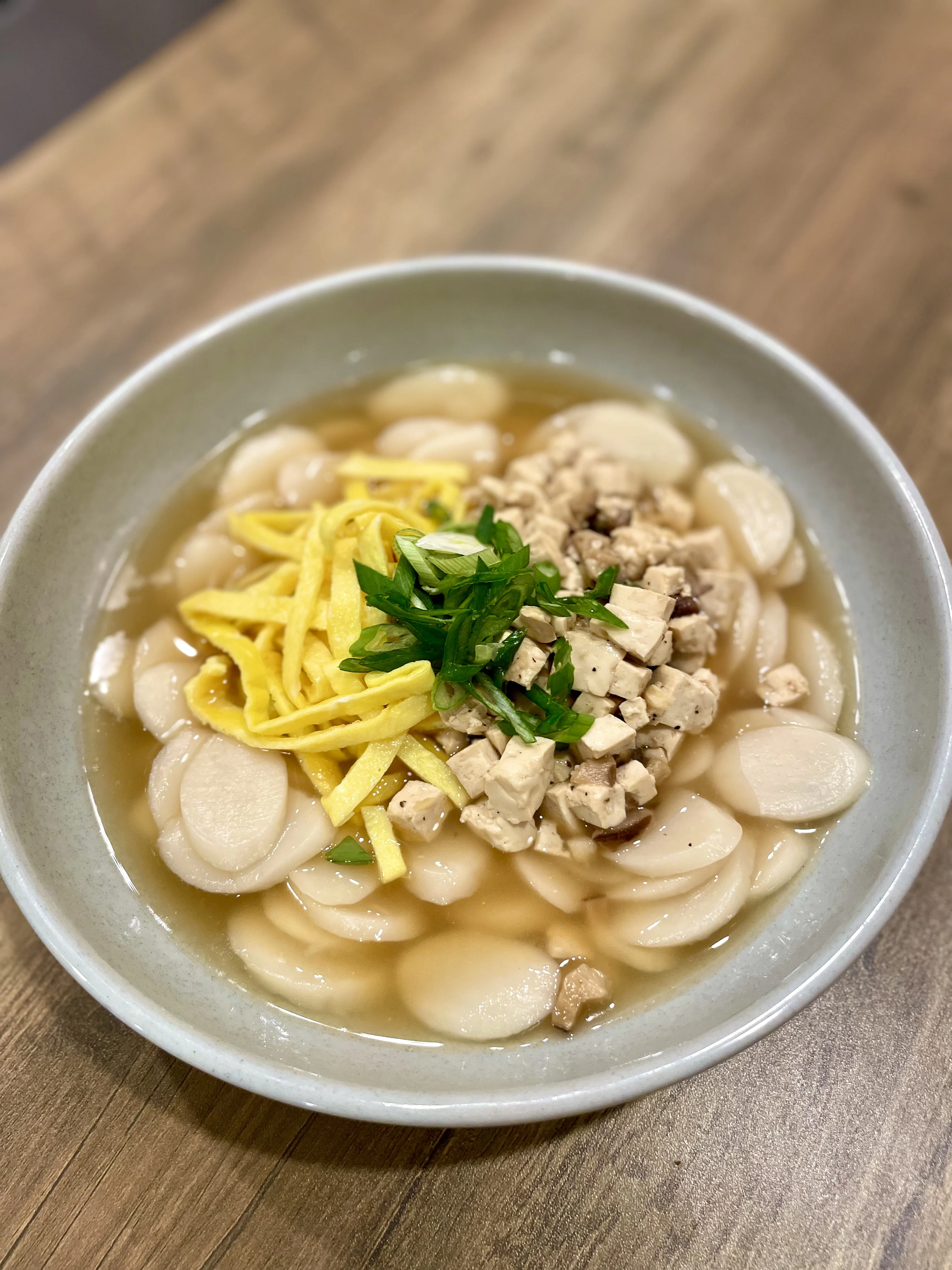 deuk-guk-korean-rice-cake-soup-for-lunar-new-years
