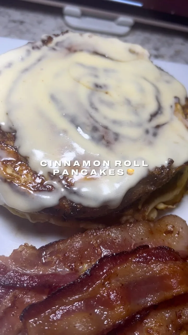 cinnamon-roll-pancakes
