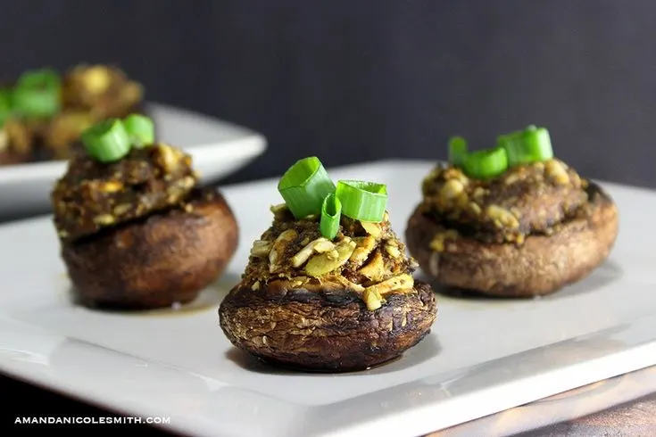 raw-vegan-stuffed-portobello-mushrooms-(5g-net-carbs)