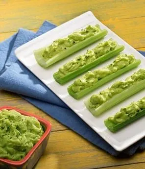 celery-sticks-with-guacamole-(0.5g-net-carbs)