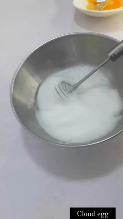 indulge-in-the-fluffy-perfection-of-cloud-egg