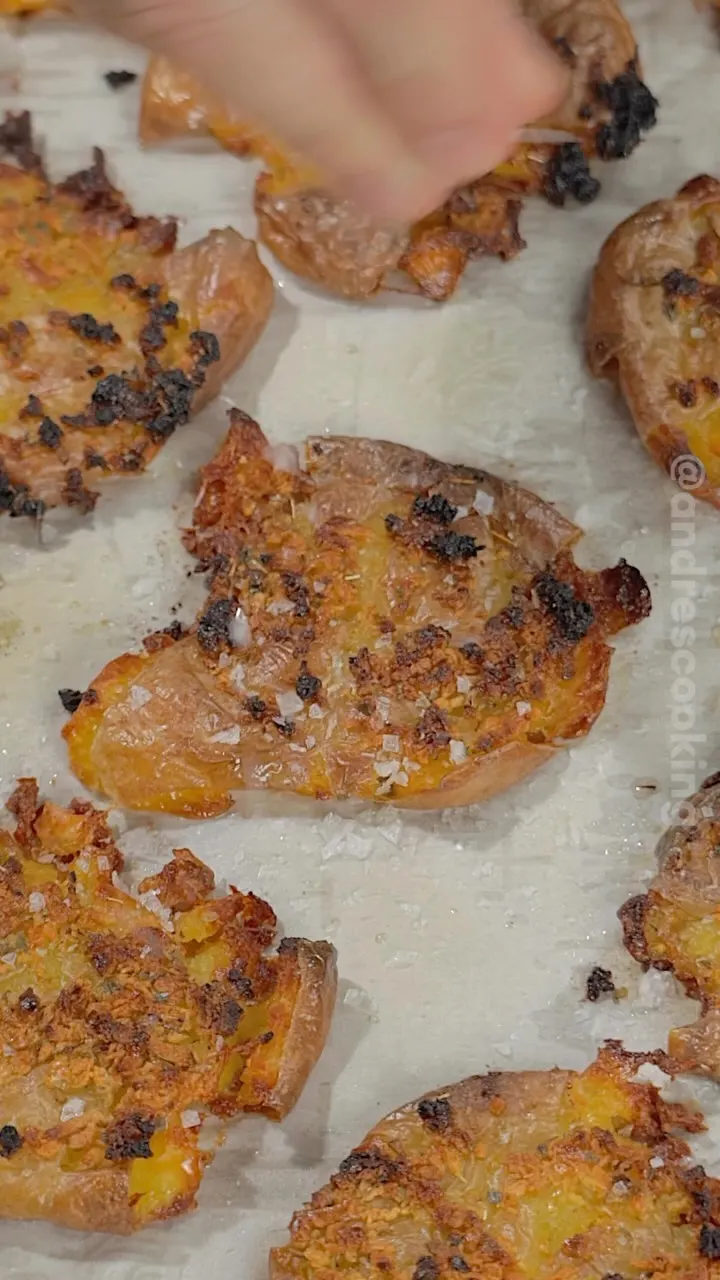 papas-con-ajo-crujientes-crispy-garlic-potatoes