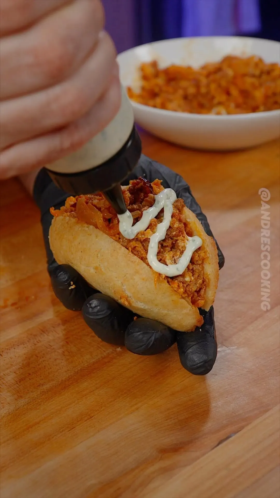 empanada-operada-huevo-y-chorizo-operated-empanada-egg-and-chorizo