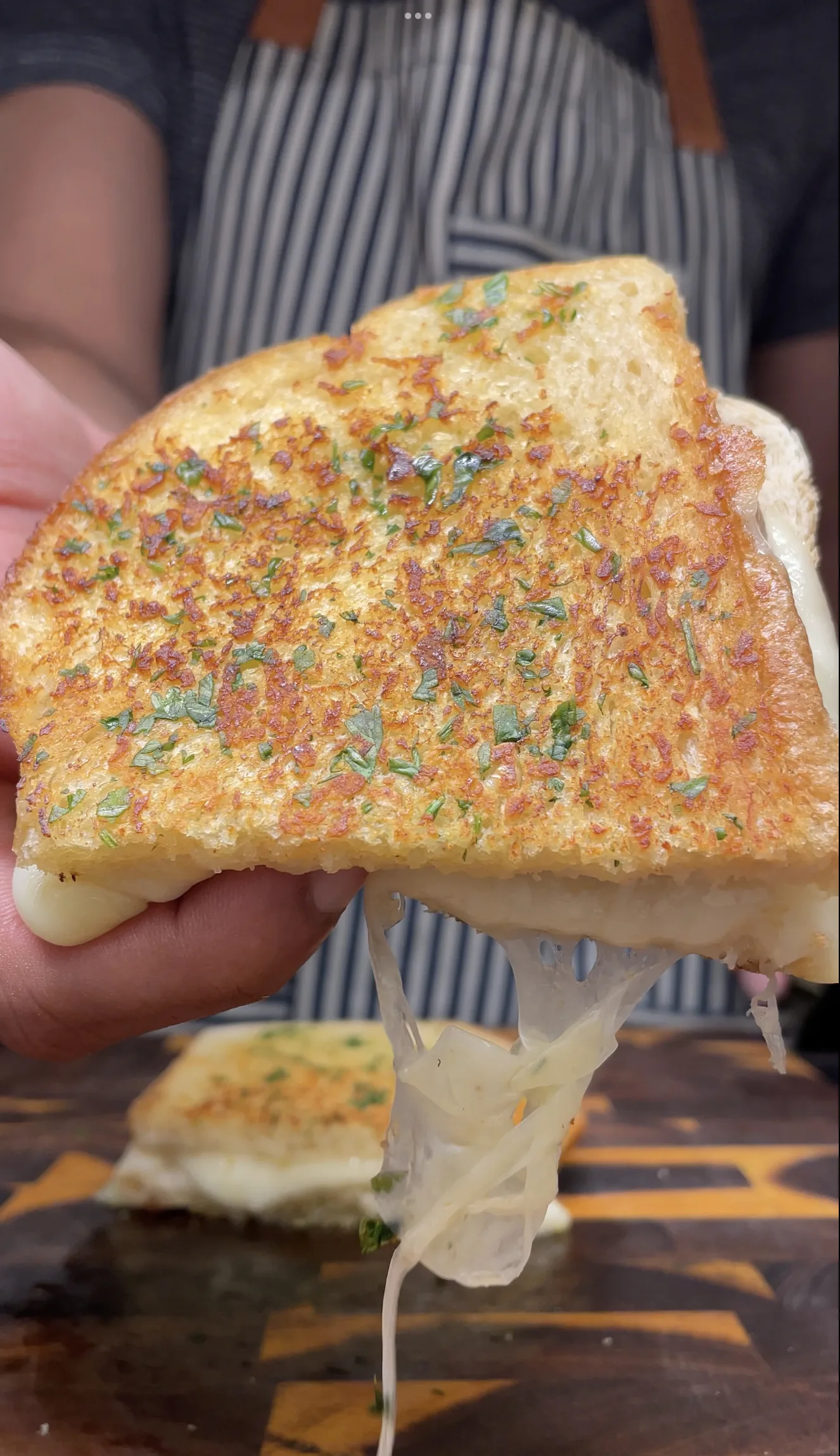 garlic-bread-grilled-cheese