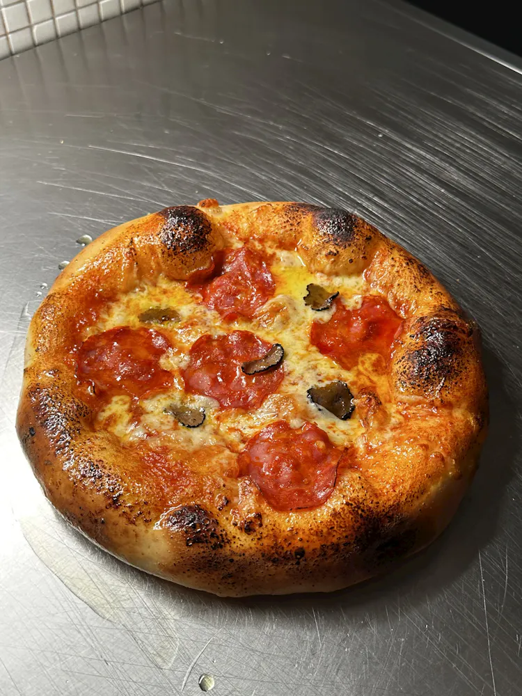 junk-food-style-spicy-chorizo-pizza