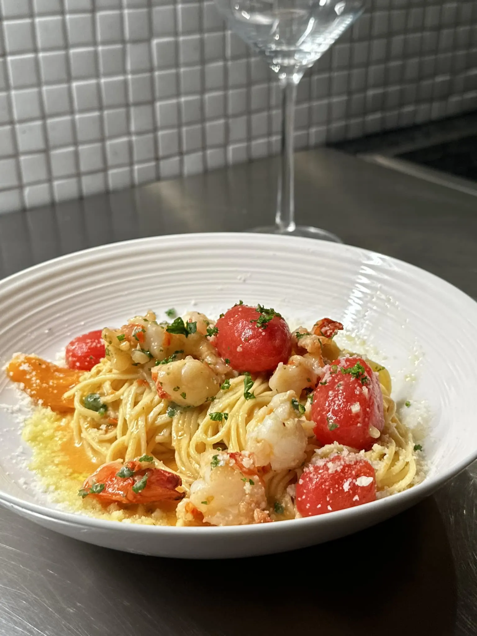 prawn-cherry-tomato-pasta