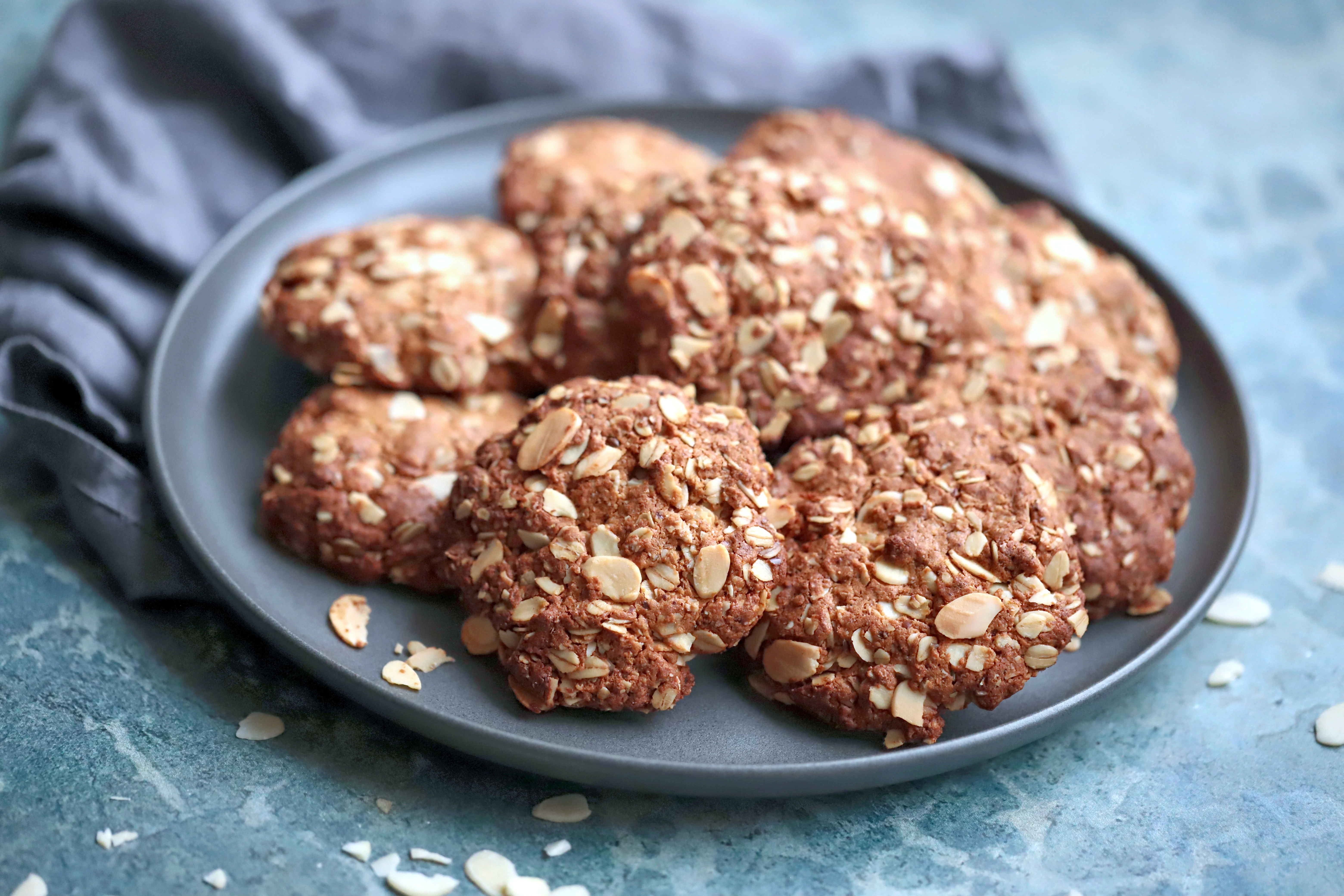 almond-oat-protein-cookies