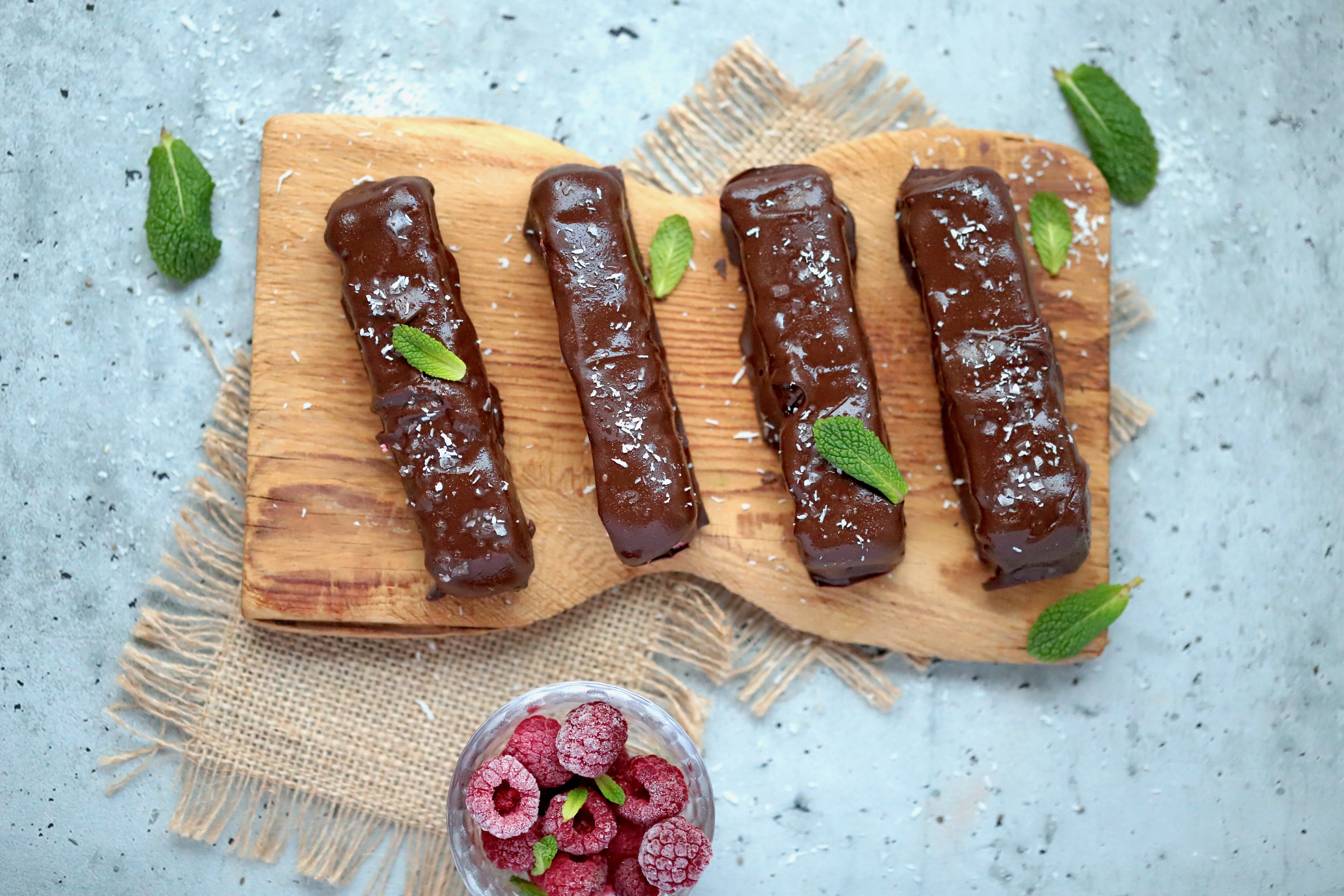 raspberry-coconut-chocolate-bars