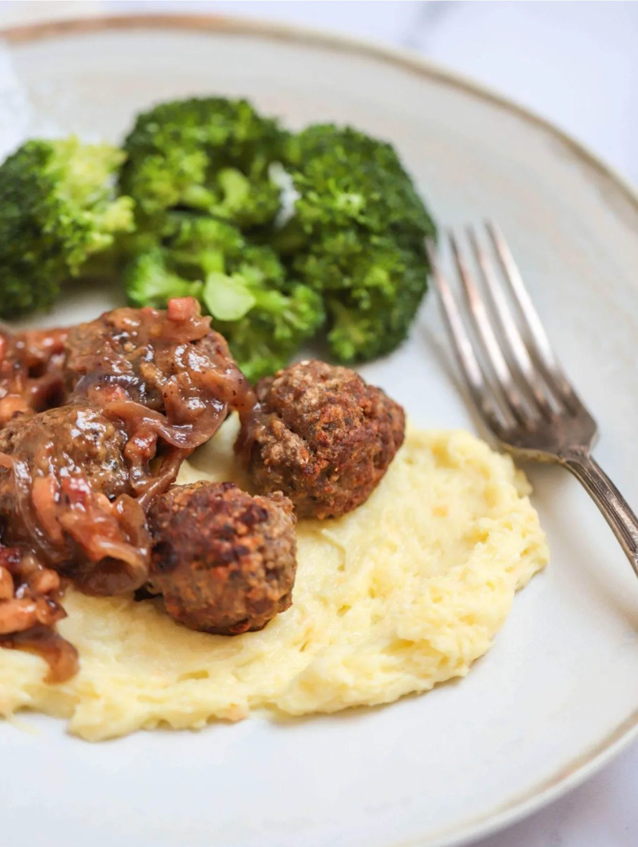 meatballs-in-bacon-and-onion-gravy-with-cheesy-mash-and-broccoli
