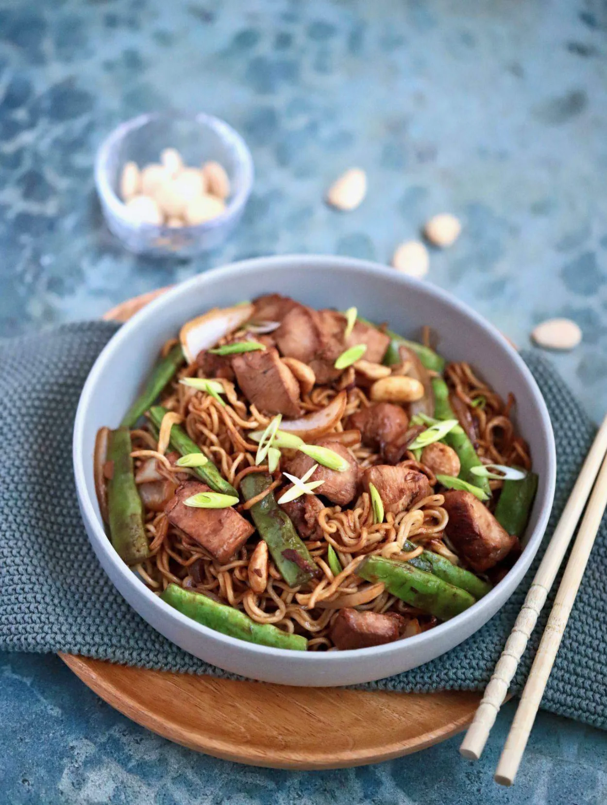 chinese-almond-chicken-noodles