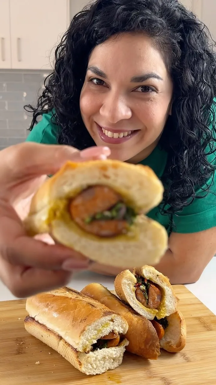 argentinian-chorizo-sandwich-or-choripan