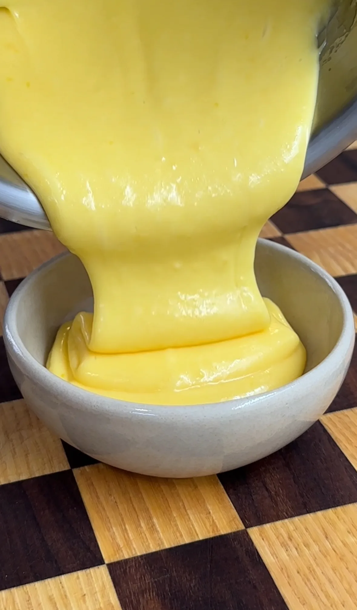 hollandeise-sauce-the-perfect-sauce-for-eggs-benedict