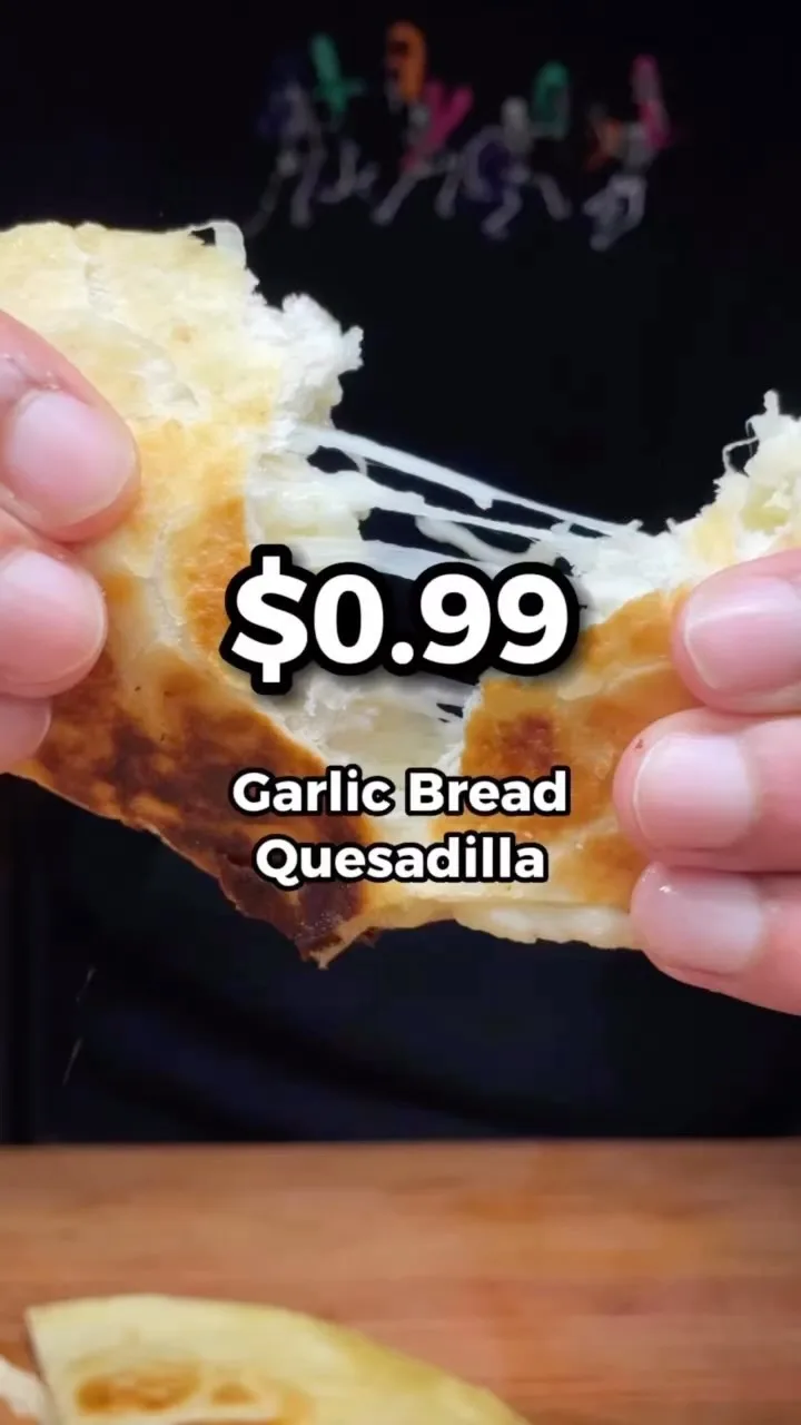 garlic-bread-quesadilla