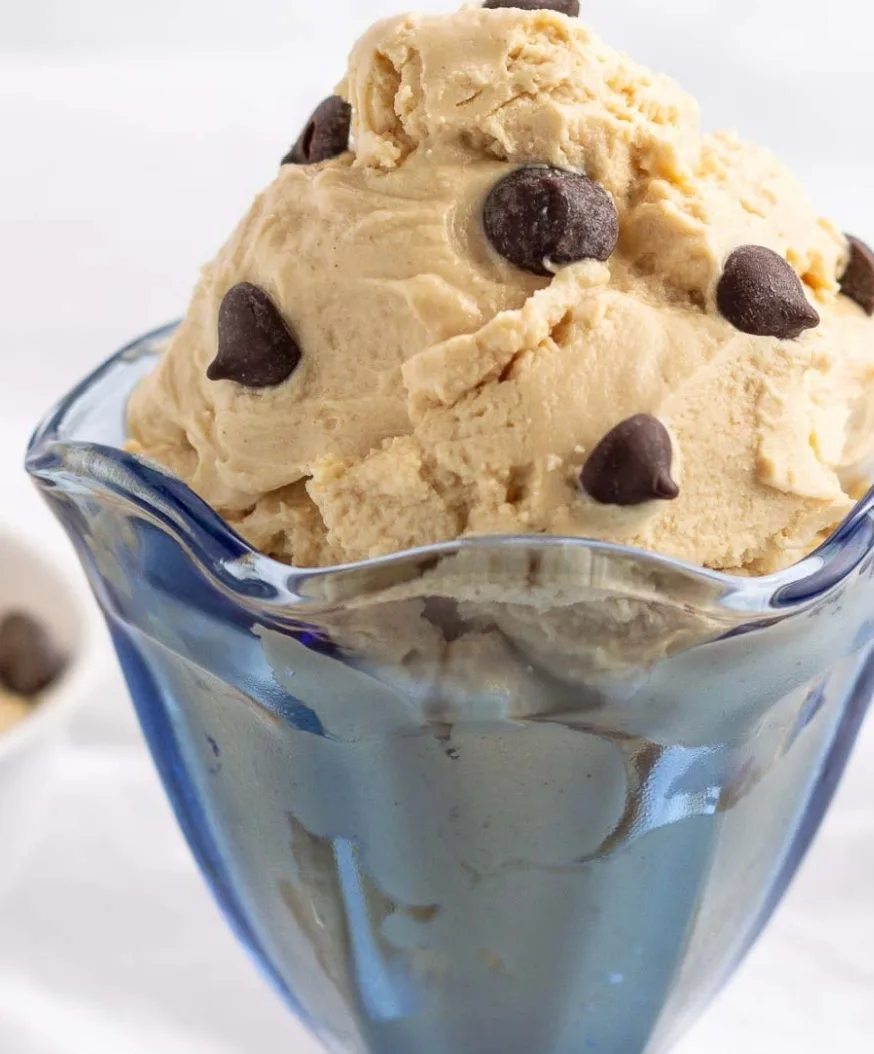 keto-delight:-peanut-butter-swirl-frozen-yogurt