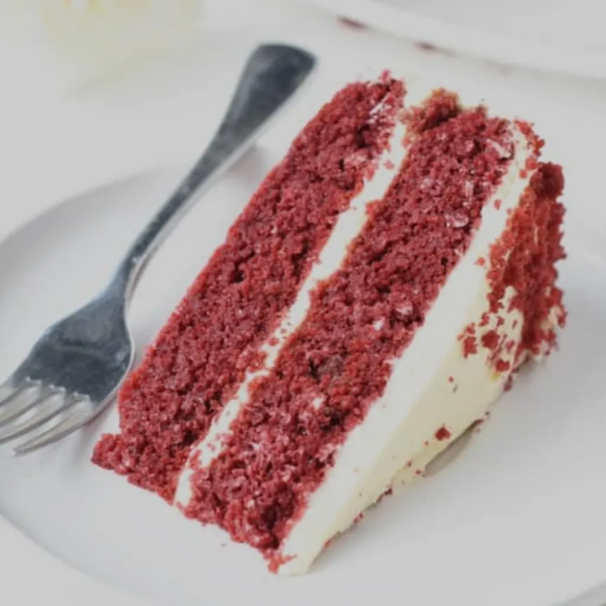 velvet-indulgence:-keto-red-velvet-cake-with-creamy-cream-cheese-frosting