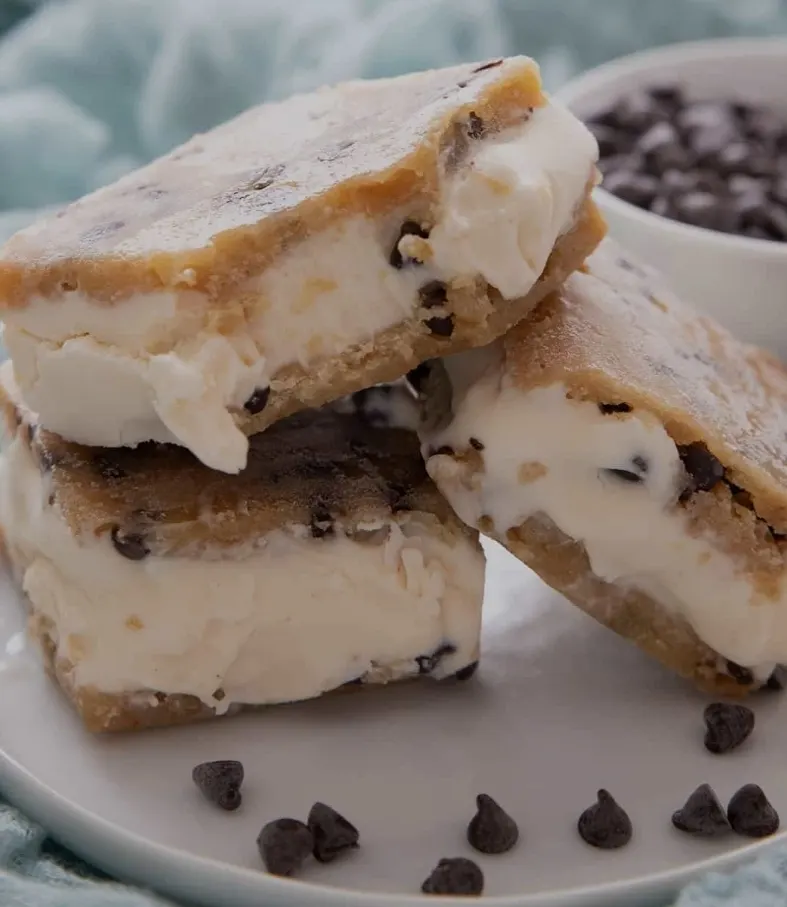 chill-out-with-keto-bliss:-almond-flour-cookie-dough-ice-cream-sandwiches