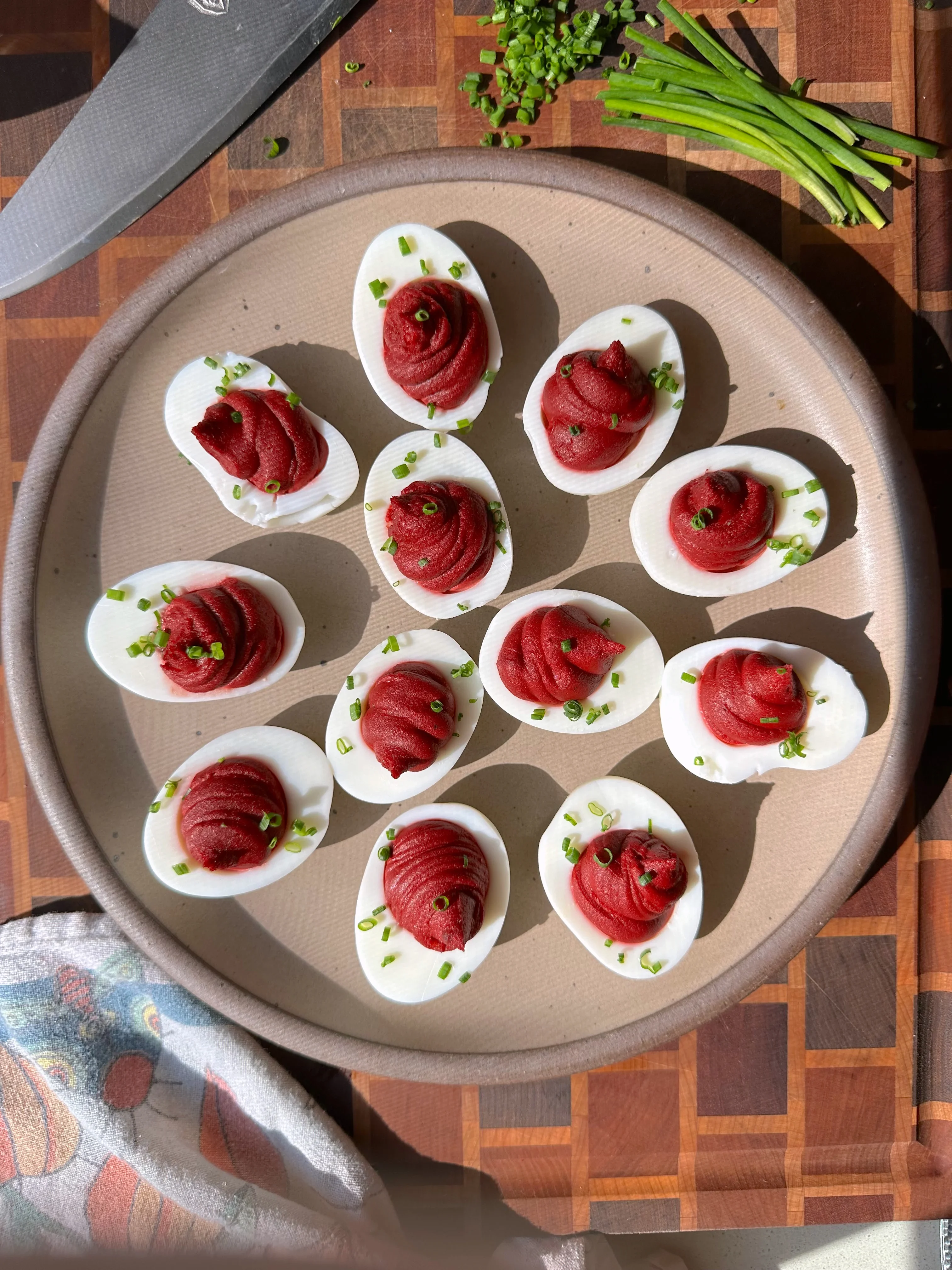beet-deviled-eggs