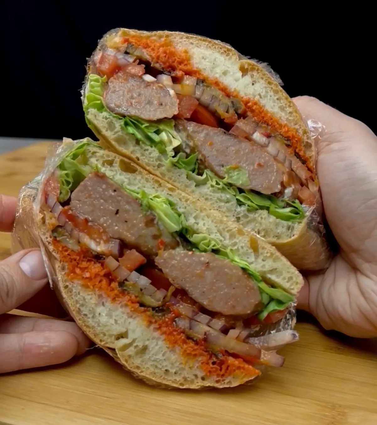 grilled-serbian-sausage-baguette-"cevap"