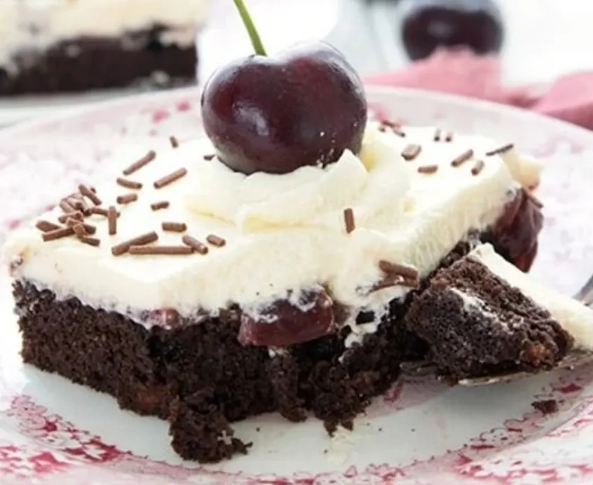 divine-decadence:-keto-black-forest-cherry-chocolate-cake