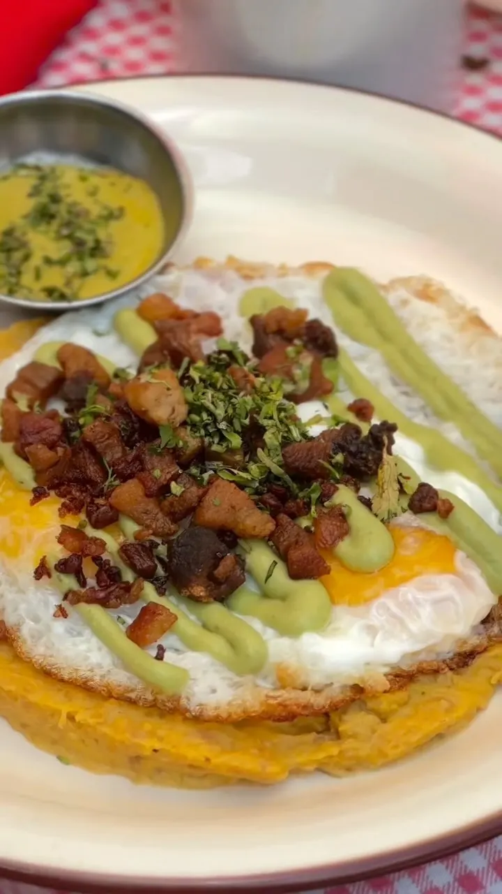 platano-verde-con-chicharron-green-banana-with-pork-rind