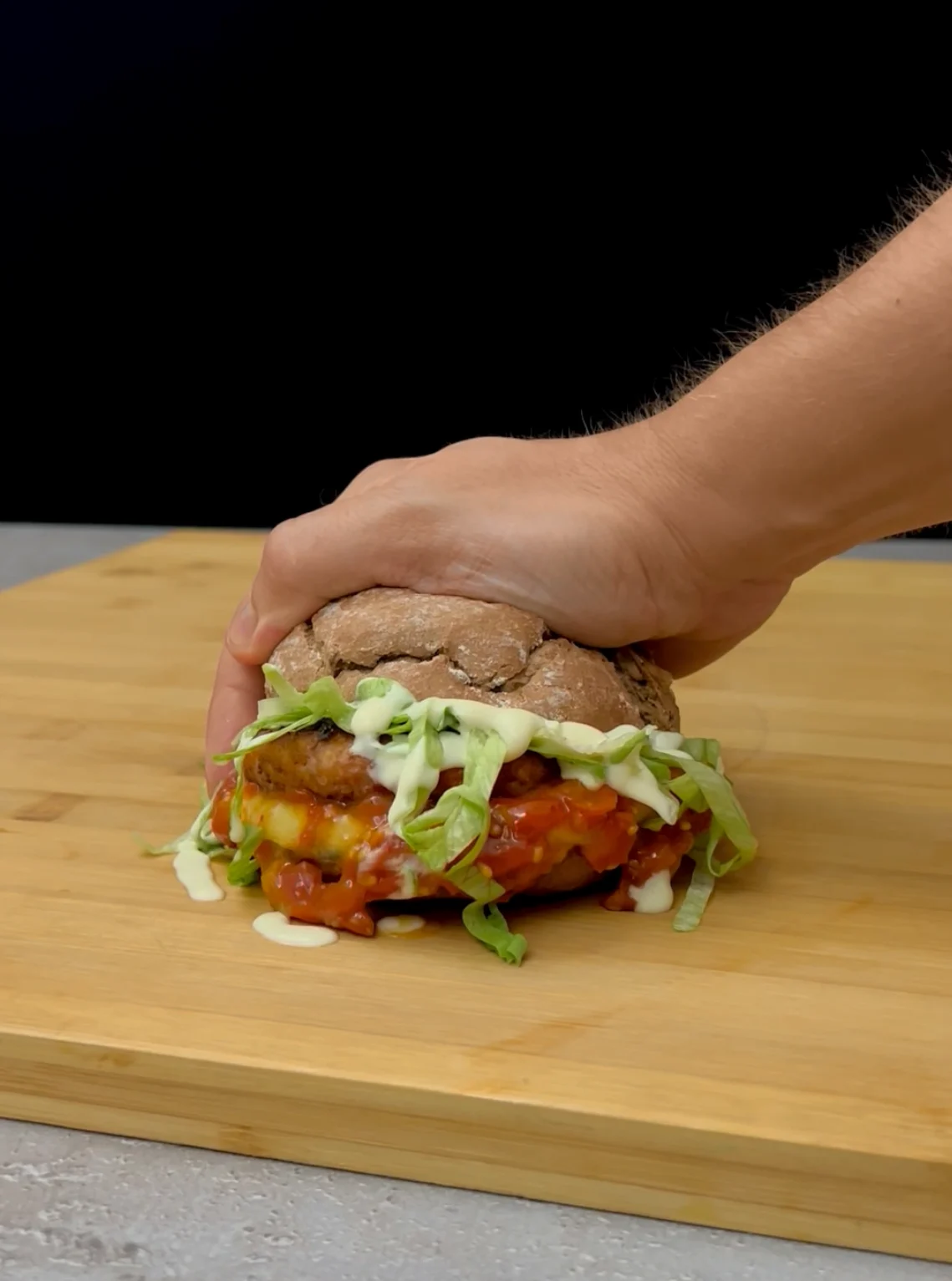 grilled-tomato-and-garlic-burger