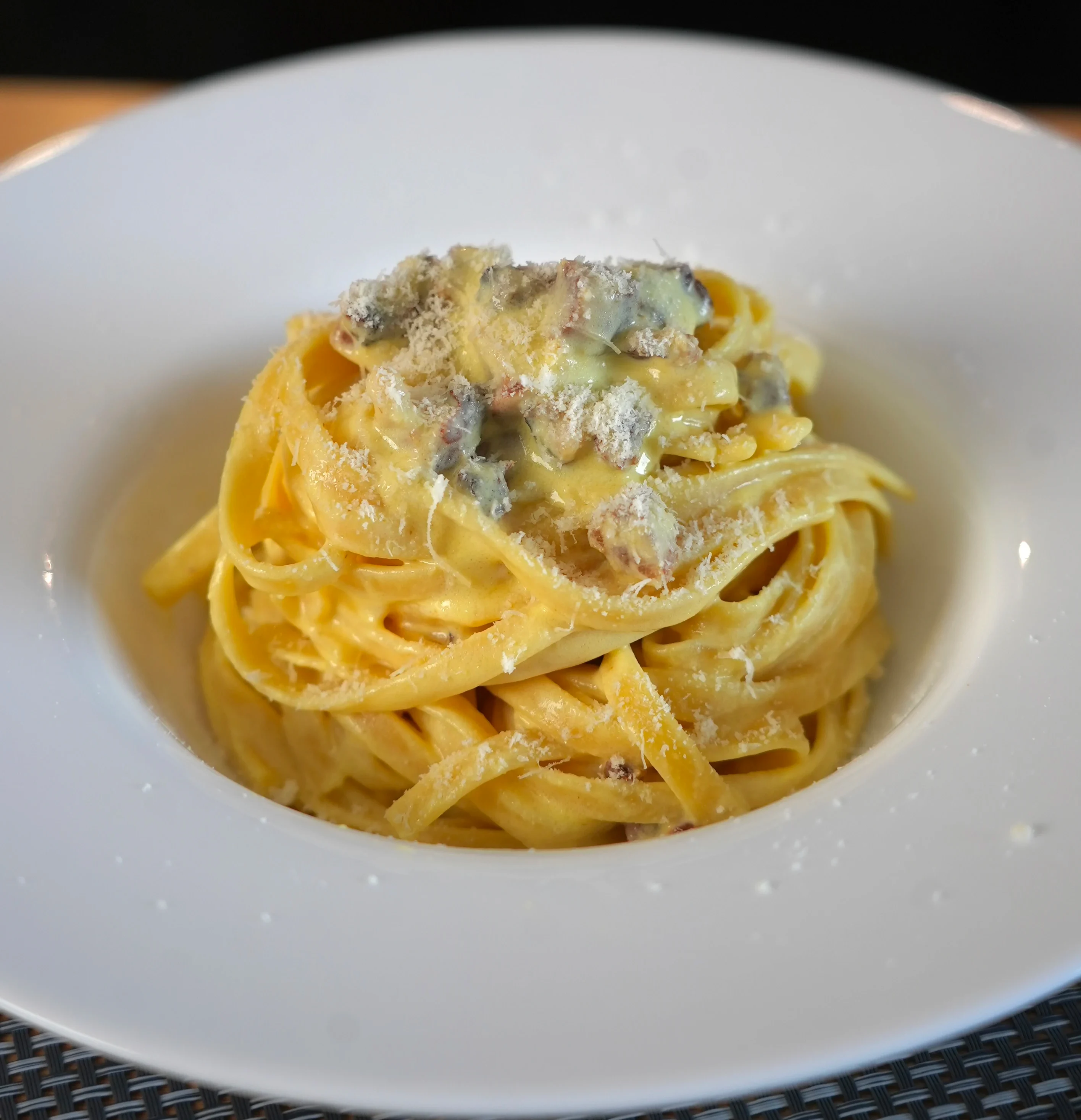 saffron-fettucine-with-robiola-cheese-and-guanciale