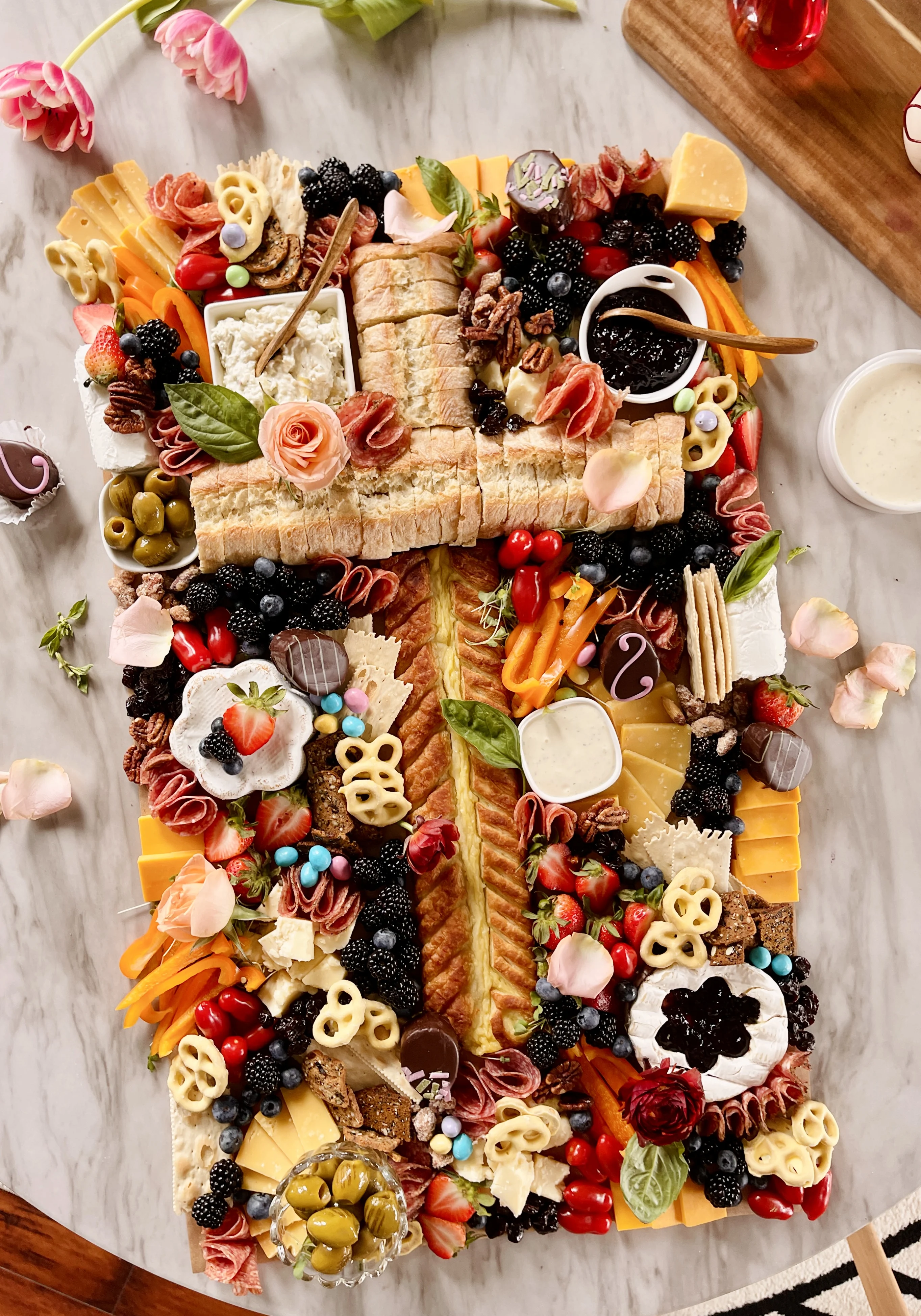 cross-shaped-mini-grazing-table