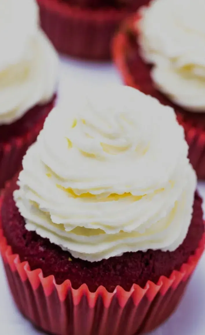 decadent-delight:-keto-red-velvet-cupcakes-with-luscious-cream-cheese-frosting