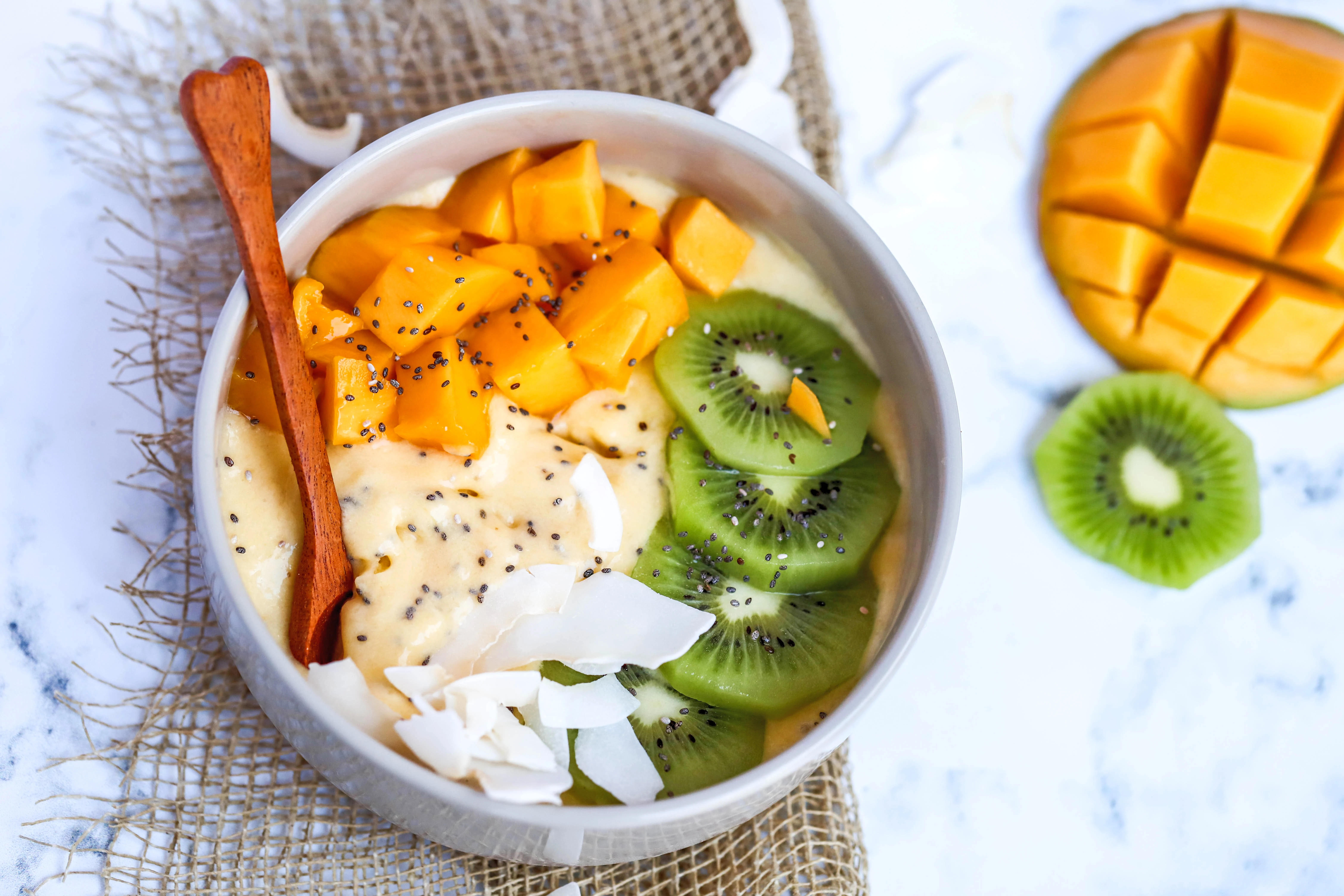 tropical-protein-smoothie-bowl