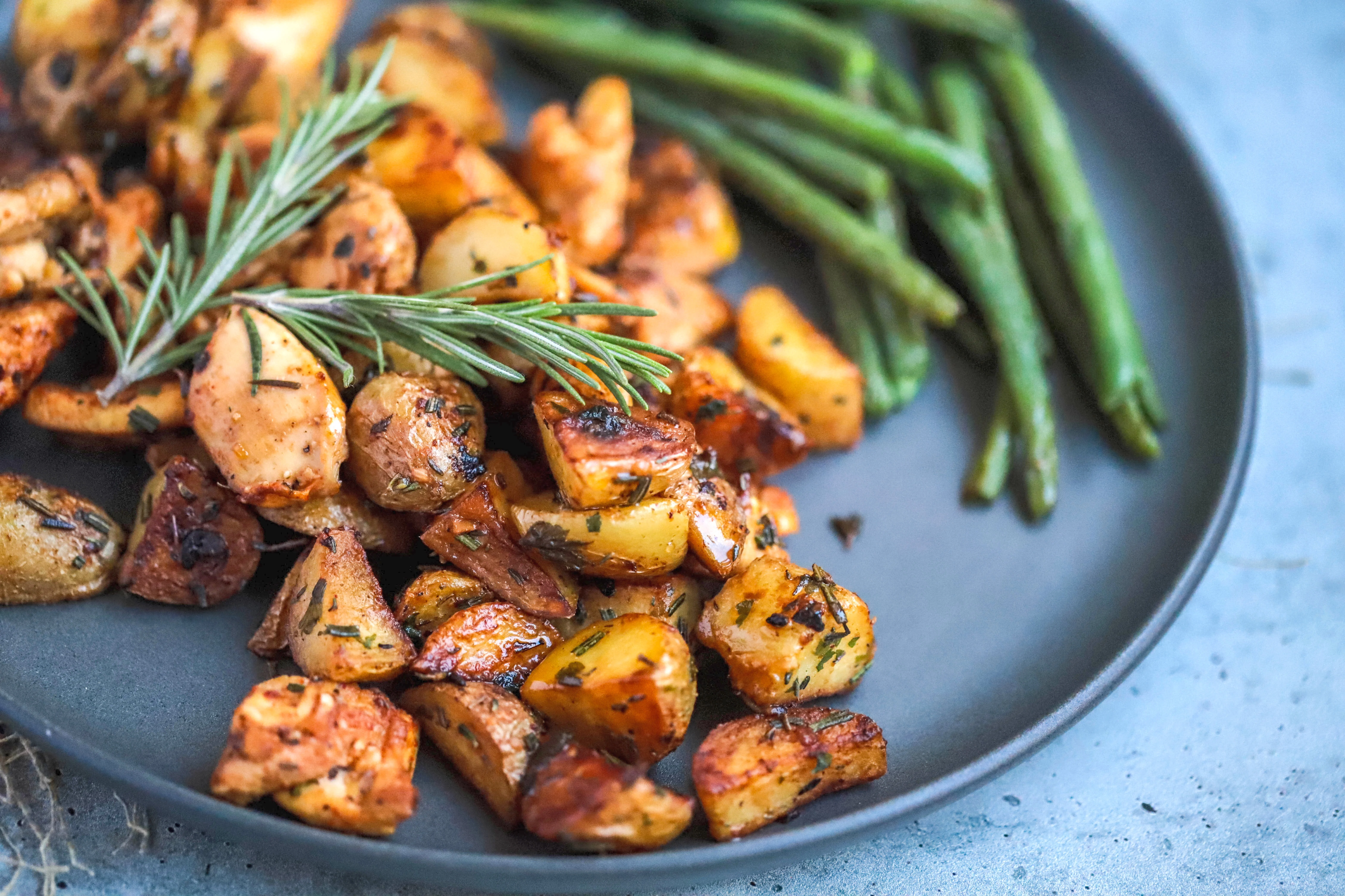 garlic-butter-chicken-and-potato-skillet