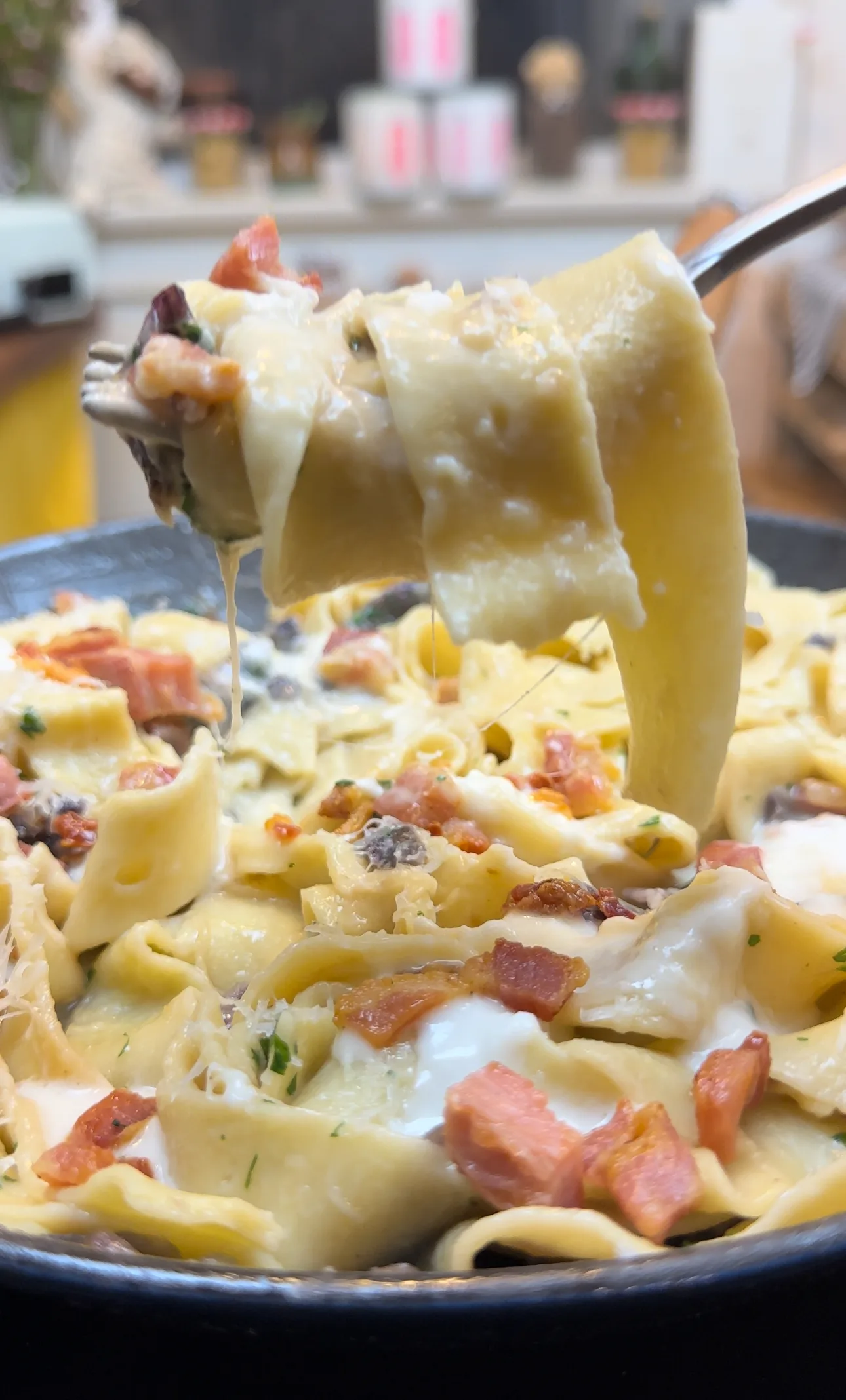 caramelized-onion-and-crispy-pancetta-pasta