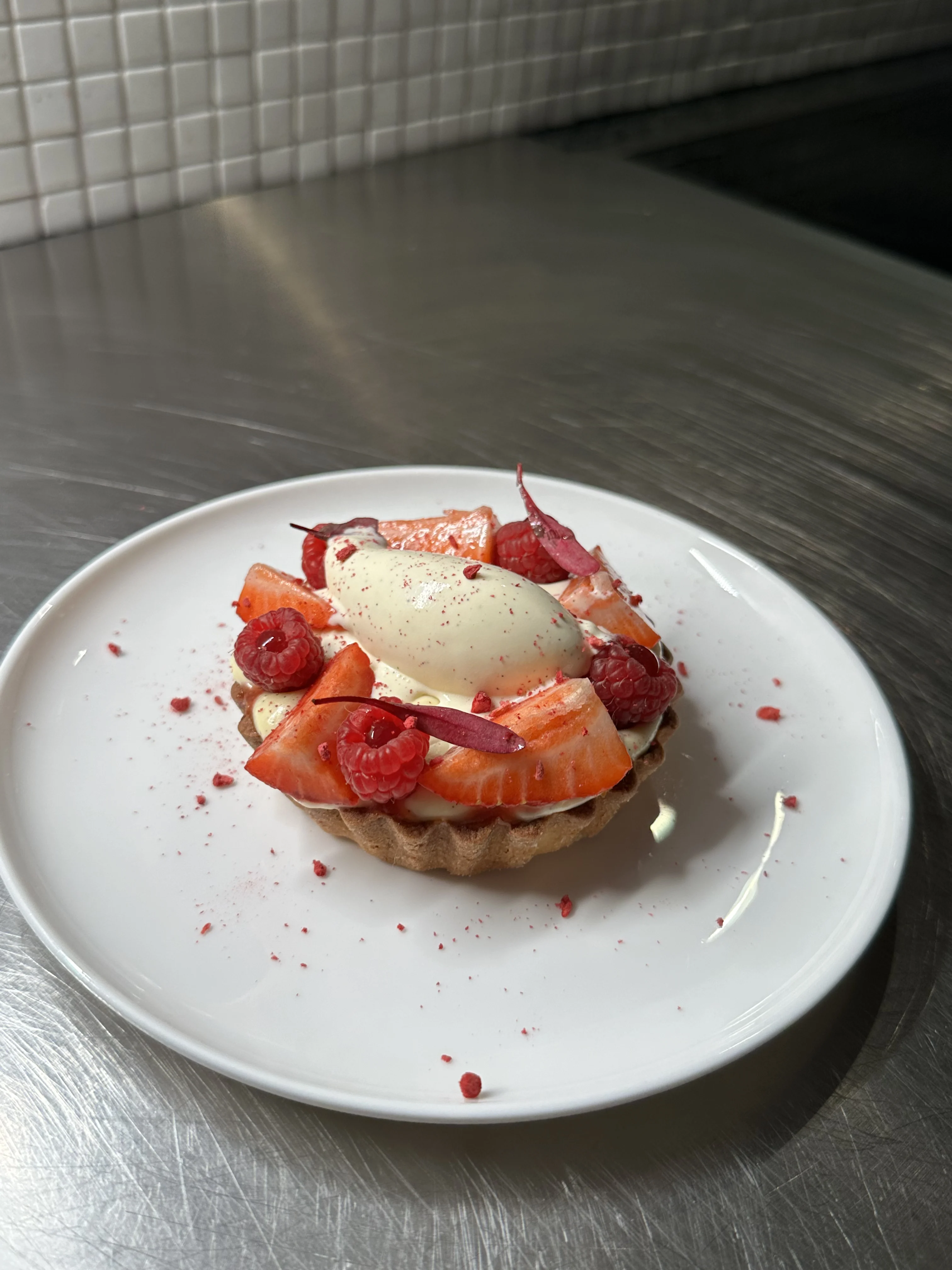 strawberry-tart-dessert-(easy)