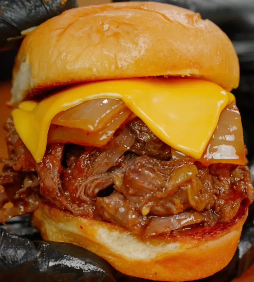 slider-de-carne-and-queso-beef-and-cheese-slider