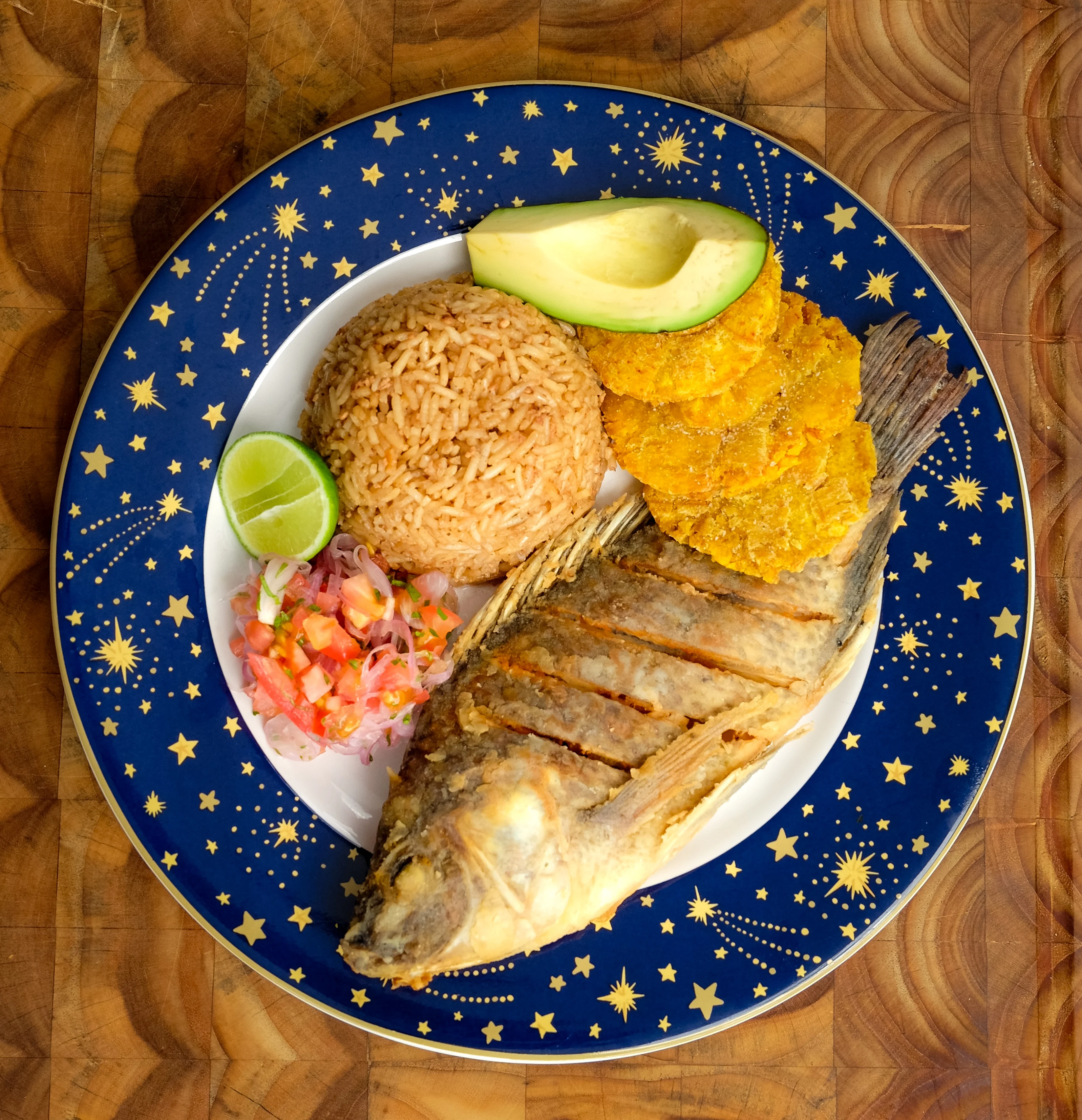 arroz-con-coco-y-pescado-frito-rice-with-coconut-and-fried-fish