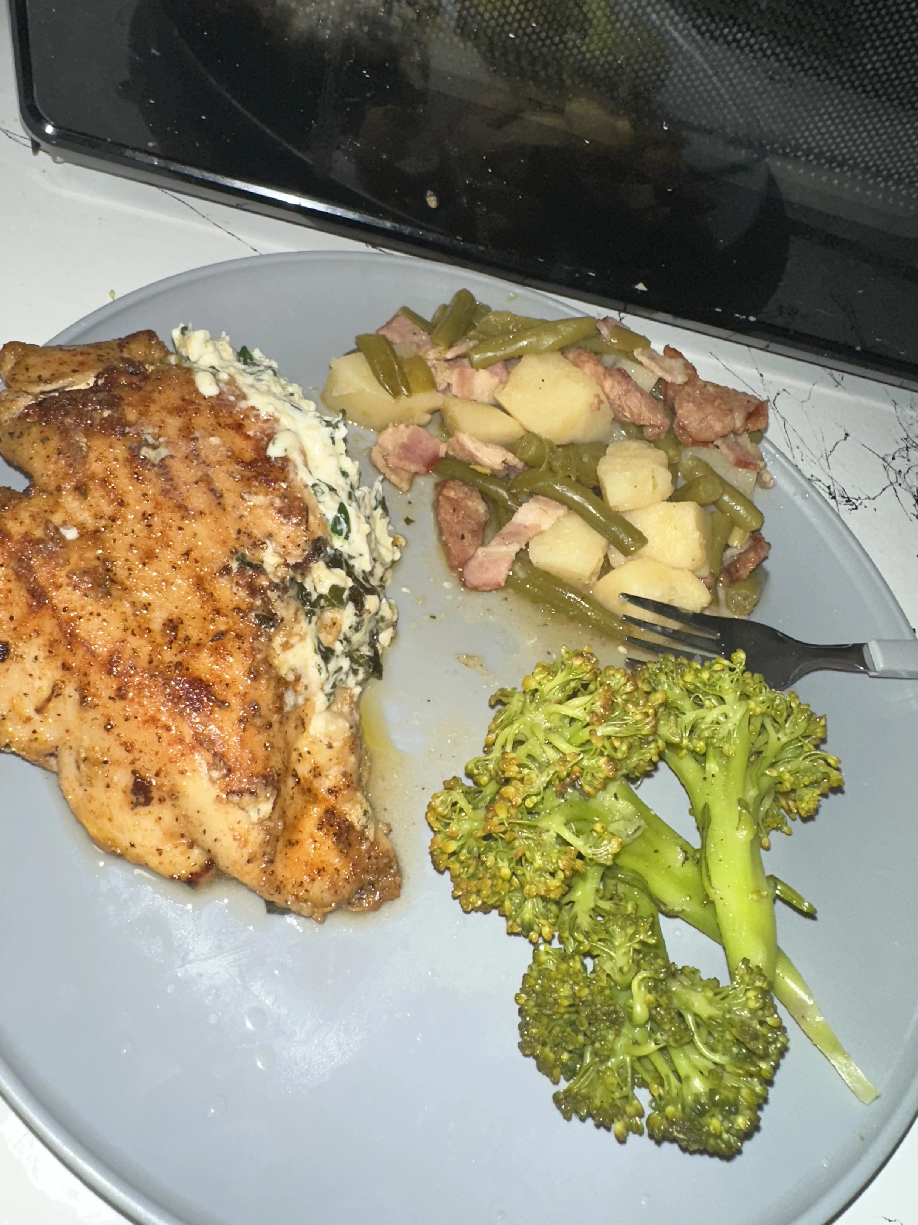 creamy-spinach-stuffed-chicken-breast