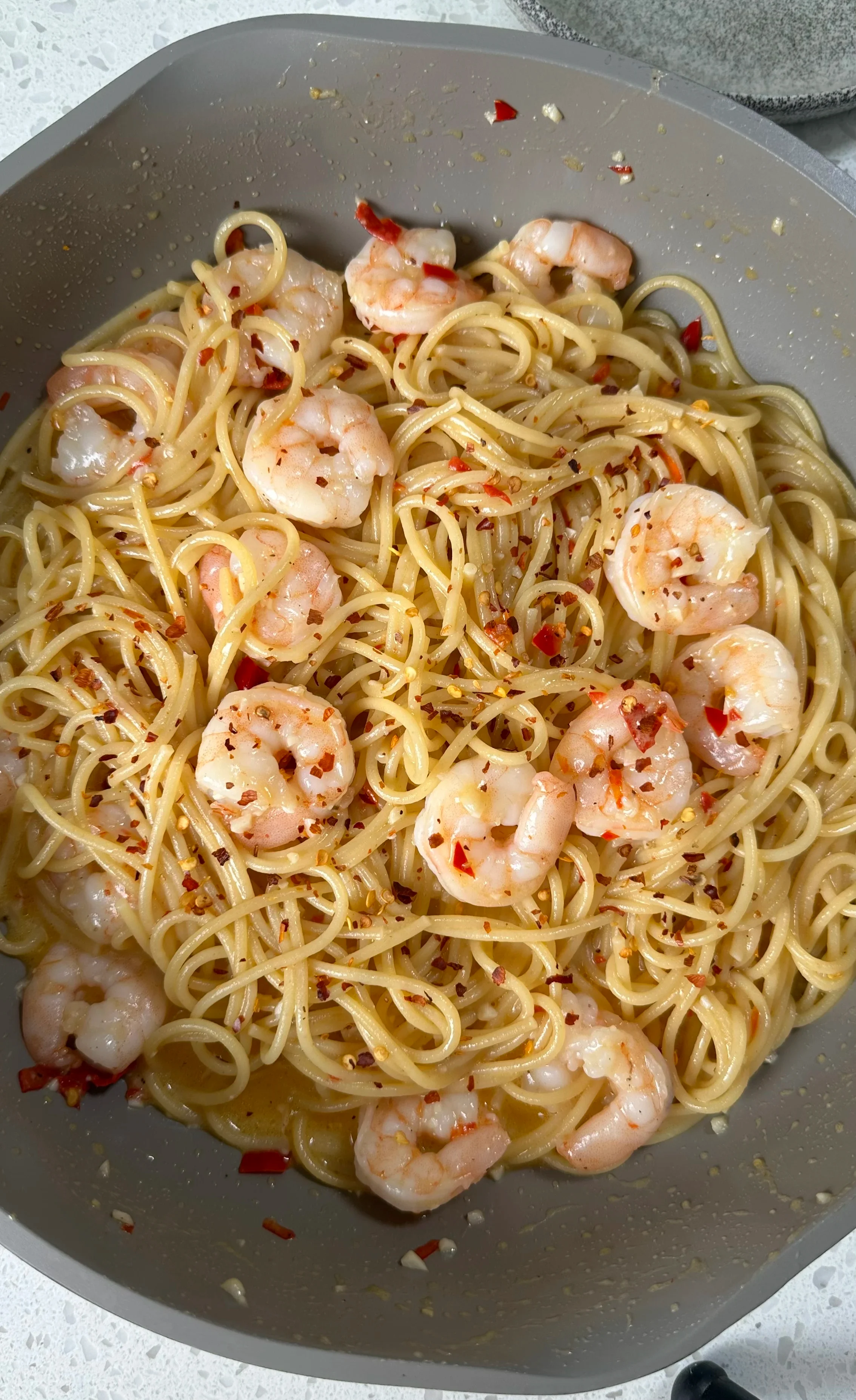 spicy-garlic-shrimp-spaghetti